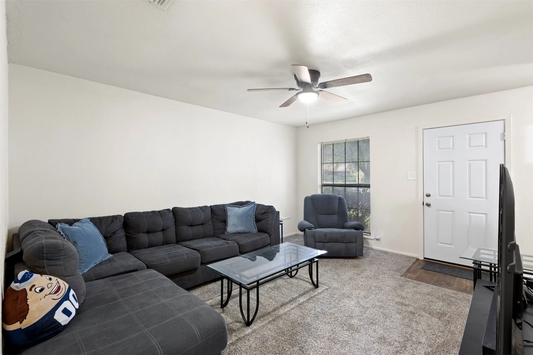 Single Family Residence For Sale in Ellis County , 111 Alamo Street, Waxahachie, Texas 75165, 3 Bedroom, 2 Bathroom, Garage spaces, 1,025 Sqft, built in 1978, mls#21299378, Real Estate Agent in Waxahachie, Homes For Sale in Ellis county, Homes For Sale in Waxahachie, Realtor in Waxahachie Texas, Real Estate Brokerage Independent Realty Texas, Luminita Cordes Realtor