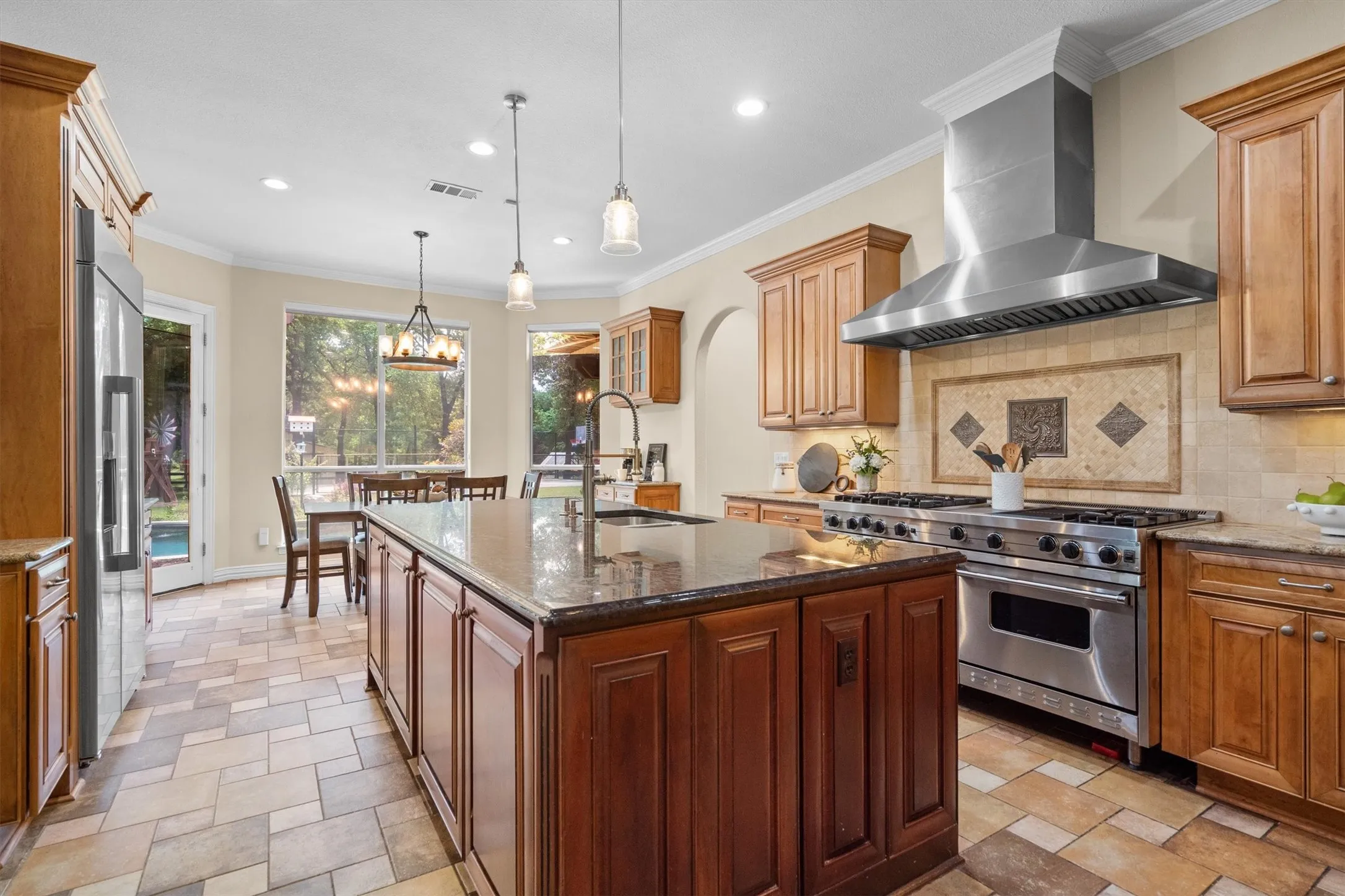 Single Family Residence For Sale in Denton County , 980 Ranch Road, Copper Canyon, Texas 76226, 5 Bedroom, 5 Bathroom, 2 Garage spaces, 5,976 Sqft, built in 1995, mls#21294586, Real Estate Agent in Copper Canyon, Homes For Sale in Denton county, Homes For Sale in Copper Canyon, Realtor in Copper Canyon Texas, Real Estate Brokerage Independent Realty Texas, Luminita Cordes Realtor