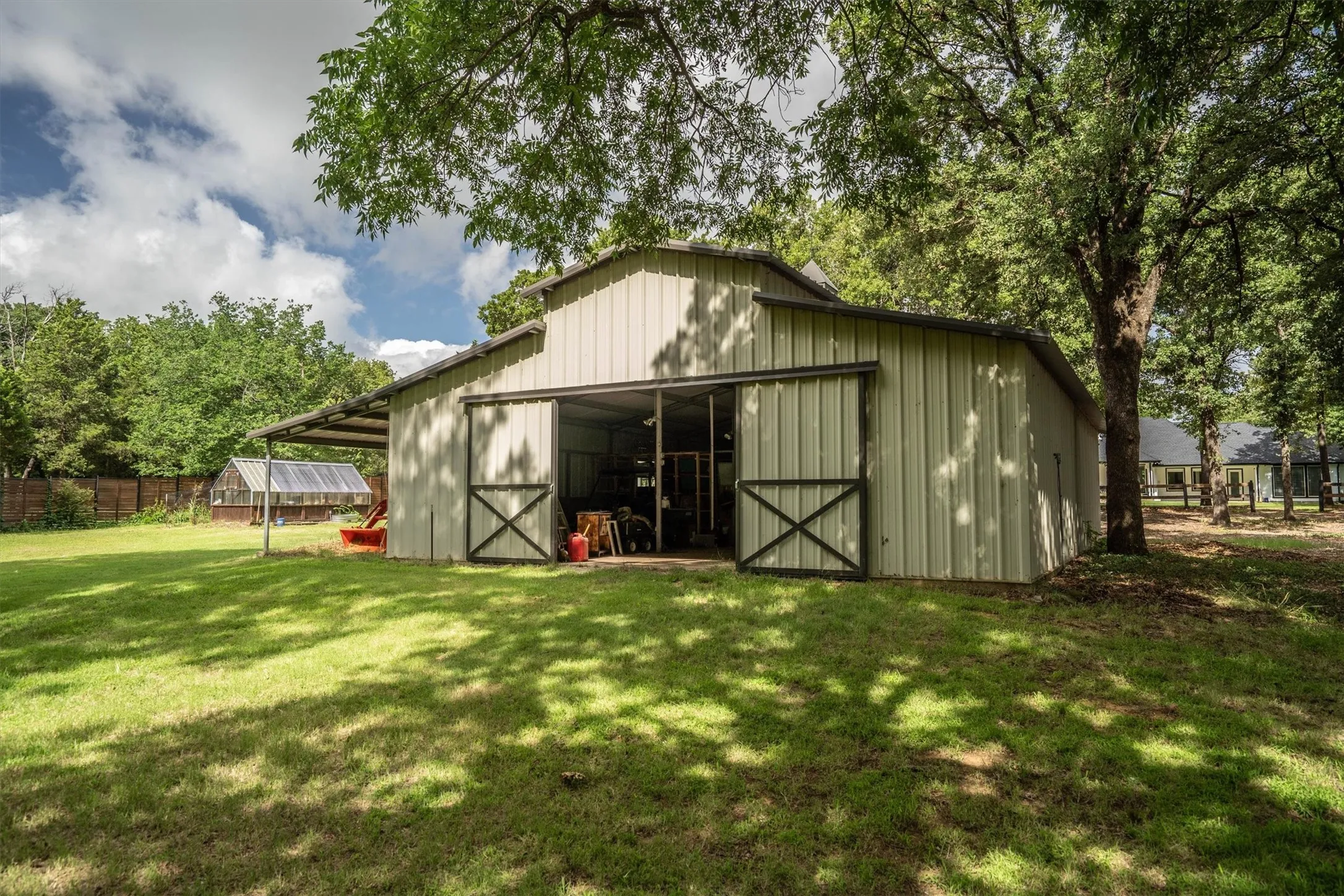 2 stall barn