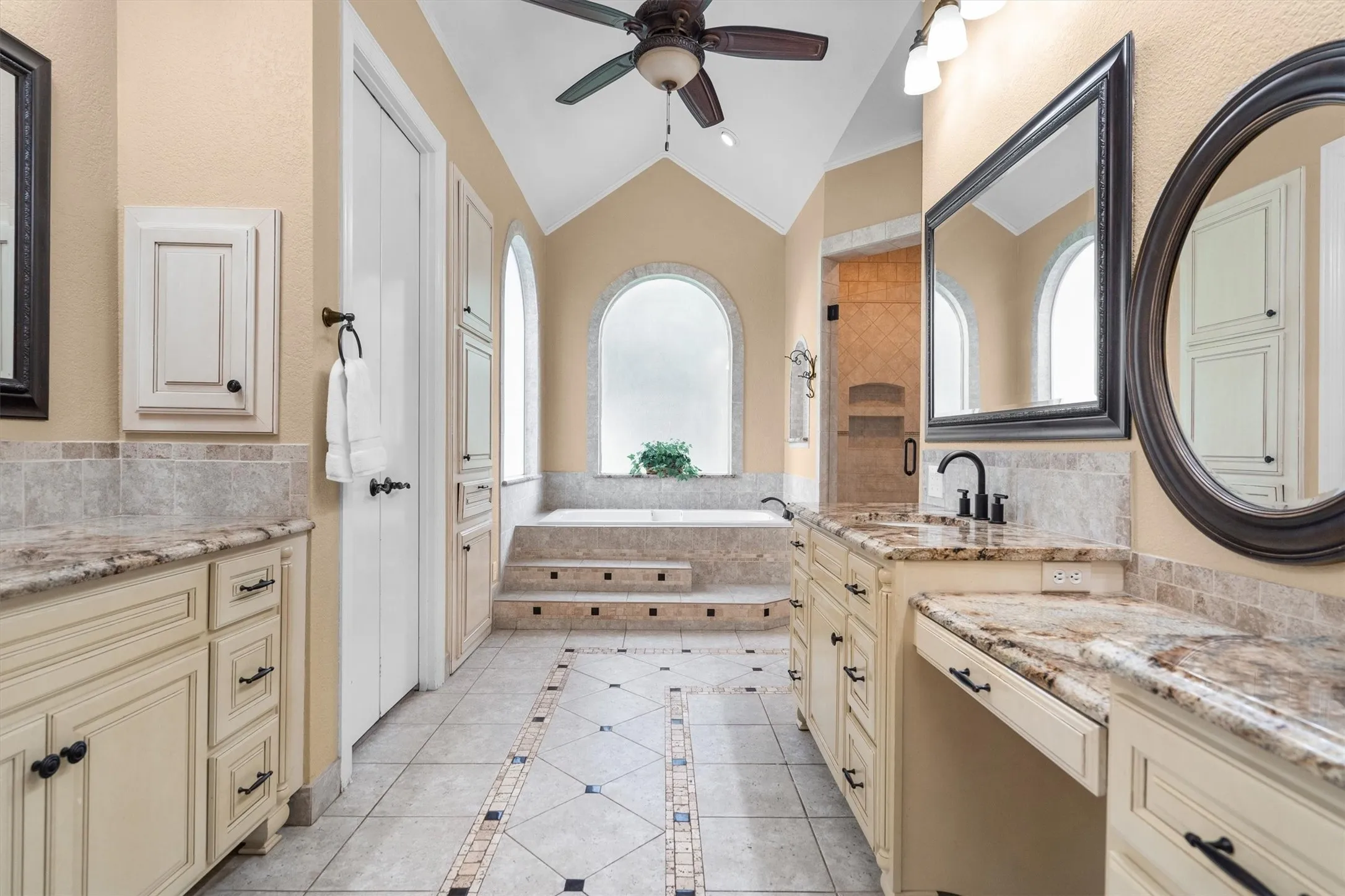 Single Family Residence For Sale in Denton County , 980 Ranch Road, Copper Canyon, Texas 76226, 5 Bedroom, 5 Bathroom, 2 Garage spaces, 5,976 Sqft, built in 1995, mls#21294586, Real Estate Agent in Copper Canyon, Homes For Sale in Denton county, Homes For Sale in Copper Canyon, Realtor in Copper Canyon Texas, Real Estate Brokerage Independent Realty Texas, Luminita Cordes Realtor