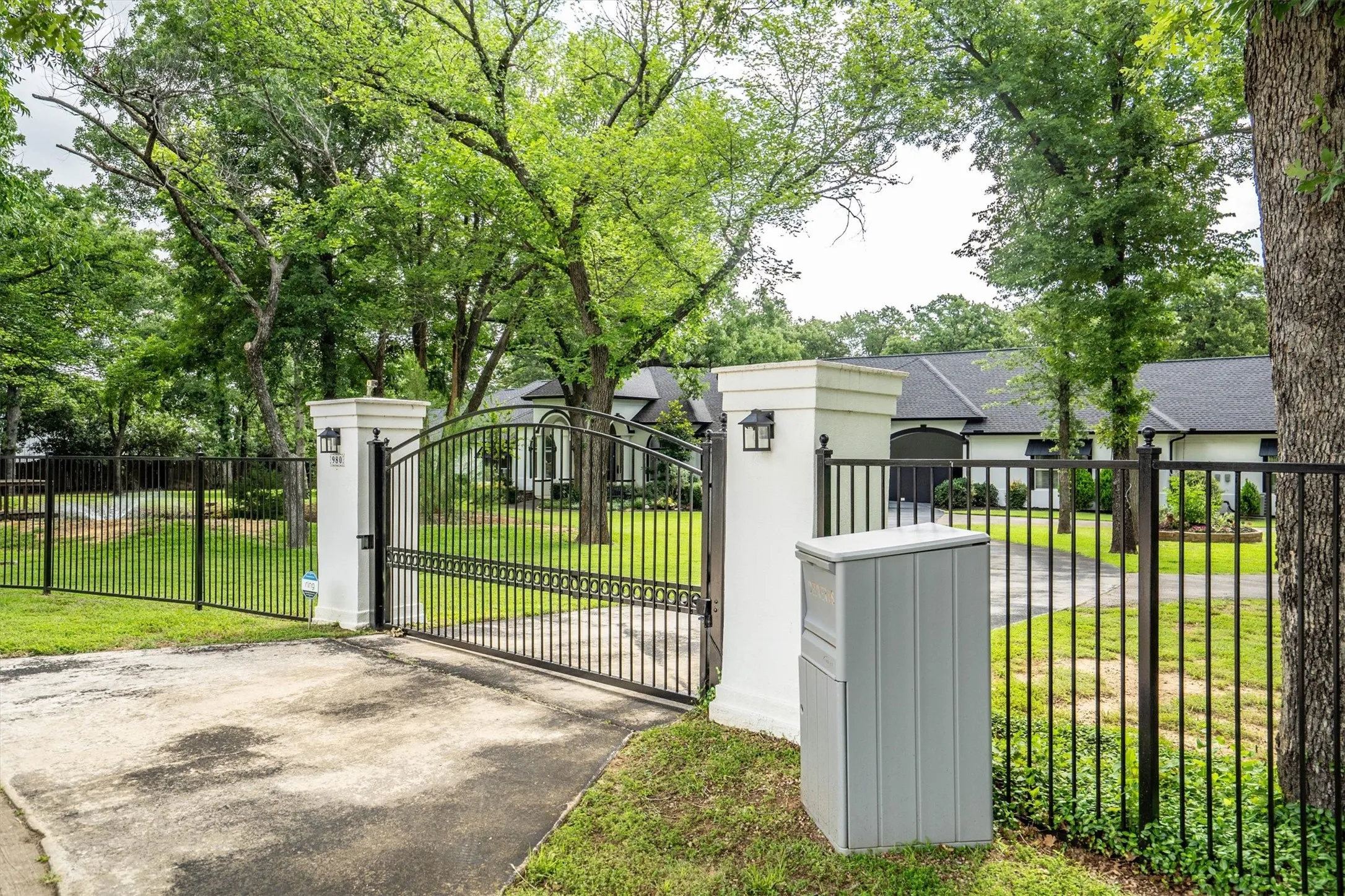Single Family Residence For Sale in Denton County , 980 Ranch Road, Copper Canyon, Texas 76226, 5 Bedroom, 5 Bathroom, 2 Garage spaces, 5,976 Sqft, built in 1995, mls#21294586, Real Estate Agent in Copper Canyon, Homes For Sale in Denton county, Homes For Sale in Copper Canyon, Realtor in Copper Canyon Texas, Real Estate Brokerage Independent Realty Texas, Luminita Cordes Realtor