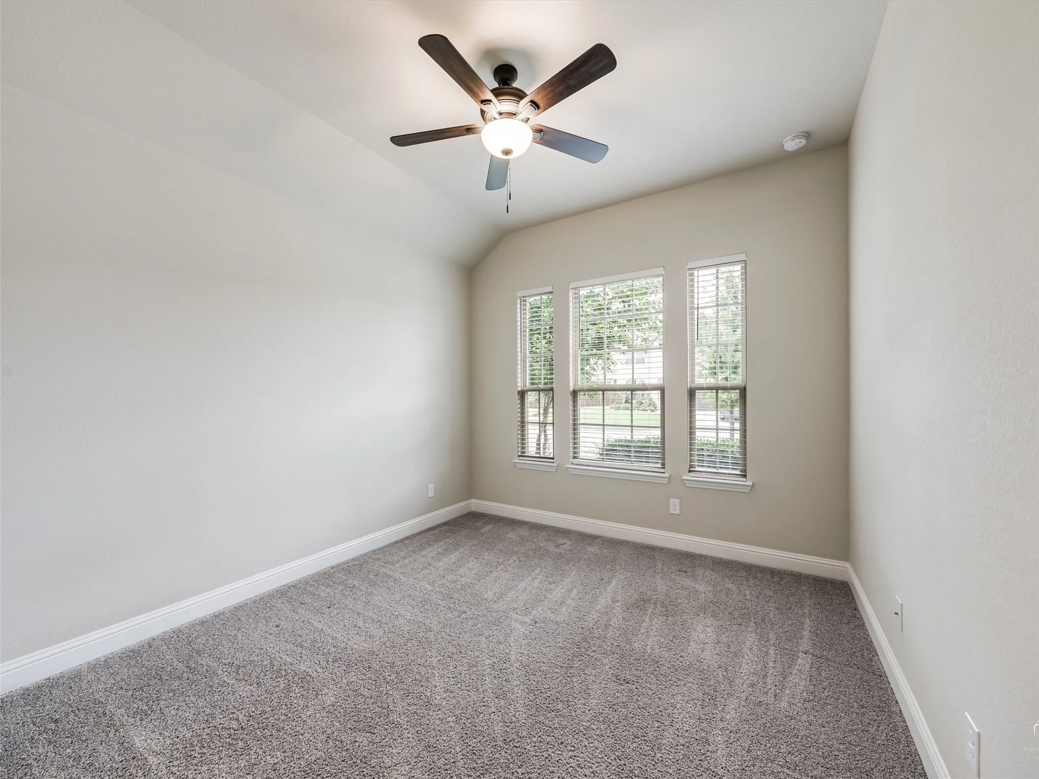 Single Family Residence For Sale in Collin County , 1204 Fargo Drive, Mc Kinney, Texas 75071, 4 Bedroom, 3 Bathroom, 2 Garage spaces, 2,119 Sqft, built in 2020, mls#21295349, Real Estate Agent in Mc Kinney, Homes For Sale in Collin county, Homes For Sale in Mc Kinney, Realtor in Mc Kinney Texas, Real Estate Brokerage Independent Realty Texas, Luminita Cordes Realtor