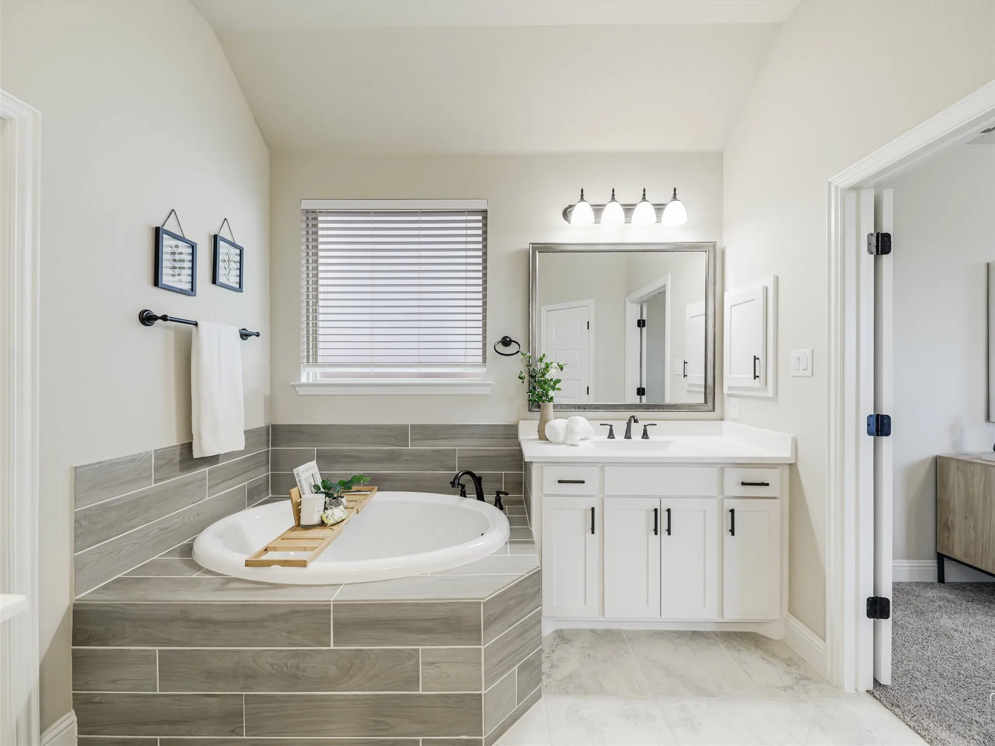 Single Family Residence For Sale in Collin County , 1204 Fargo Drive, Mc Kinney, Texas 75071, 4 Bedroom, 3 Bathroom, 2 Garage spaces, 2,119 Sqft, built in 2020, mls#21295349, Real Estate Agent in Mc Kinney, Homes For Sale in Collin county, Homes For Sale in Mc Kinney, Realtor in Mc Kinney Texas, Real Estate Brokerage Independent Realty Texas, Luminita Cordes Realtor
