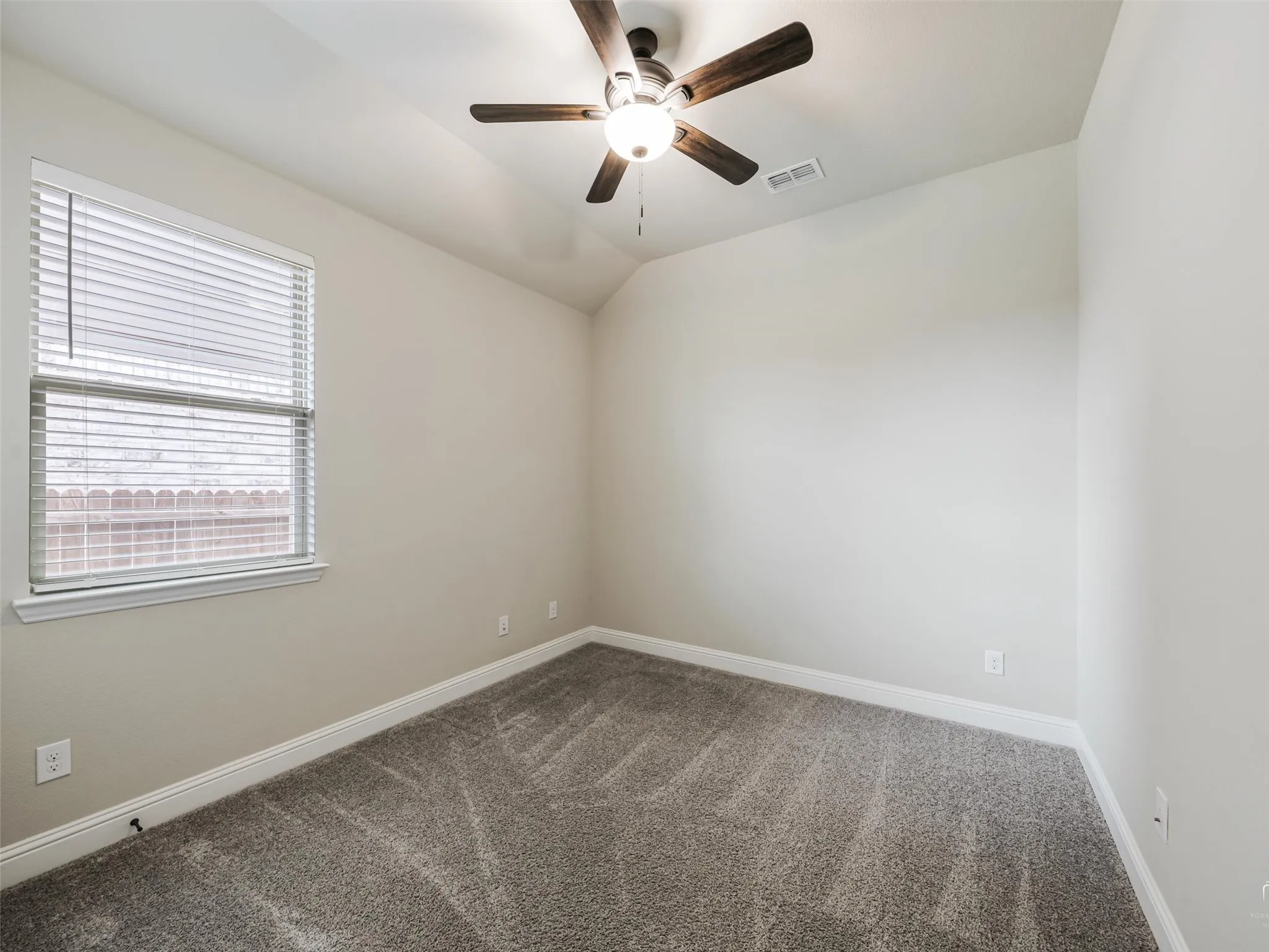 Single Family Residence For Sale in Collin County , 1204 Fargo Drive, Mc Kinney, Texas 75071, 4 Bedroom, 3 Bathroom, 2 Garage spaces, 2,119 Sqft, built in 2020, mls#21295349, Real Estate Agent in Mc Kinney, Homes For Sale in Collin county, Homes For Sale in Mc Kinney, Realtor in Mc Kinney Texas, Real Estate Brokerage Independent Realty Texas, Luminita Cordes Realtor