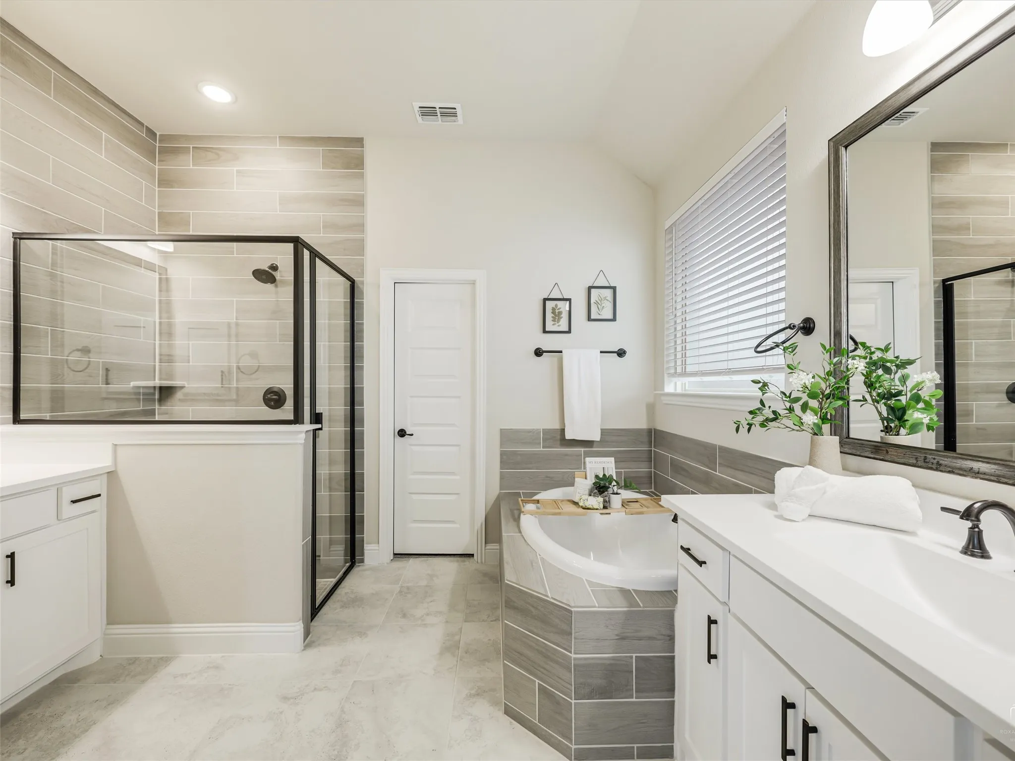 Single Family Residence For Sale in Collin County , 1204 Fargo Drive, Mc Kinney, Texas 75071, 4 Bedroom, 3 Bathroom, 2 Garage spaces, 2,119 Sqft, built in 2020, mls#21295349, Real Estate Agent in Mc Kinney, Homes For Sale in Collin county, Homes For Sale in Mc Kinney, Realtor in Mc Kinney Texas, Real Estate Brokerage Independent Realty Texas, Luminita Cordes Realtor