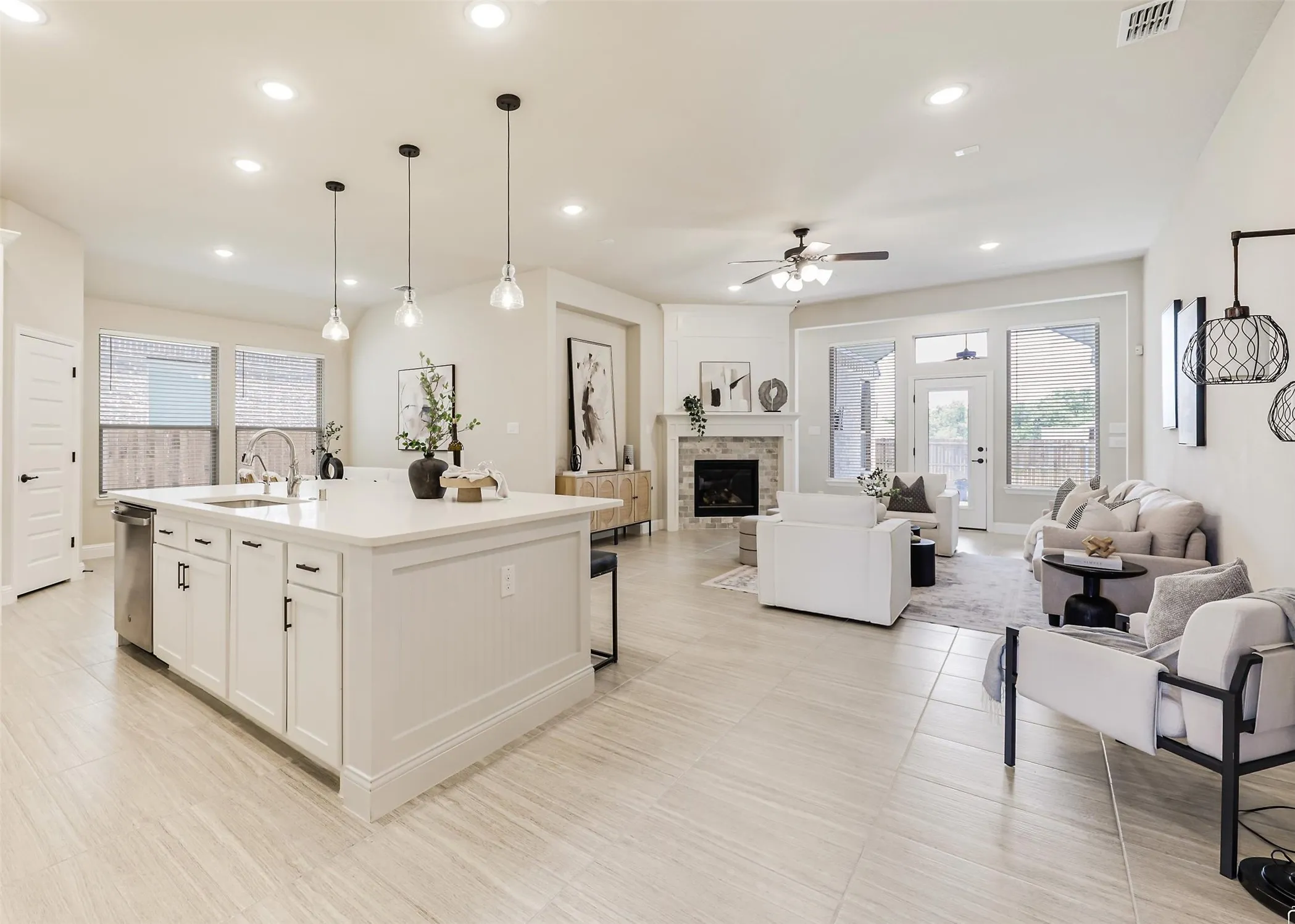 Single Family Residence For Sale in Collin County , 1204 Fargo Drive, Mc Kinney, Texas 75071, 4 Bedroom, 3 Bathroom, 2 Garage spaces, 2,119 Sqft, built in 2020, mls#21295349, Real Estate Agent in Mc Kinney, Homes For Sale in Collin county, Homes For Sale in Mc Kinney, Realtor in Mc Kinney Texas, Real Estate Brokerage Independent Realty Texas, Luminita Cordes Realtor