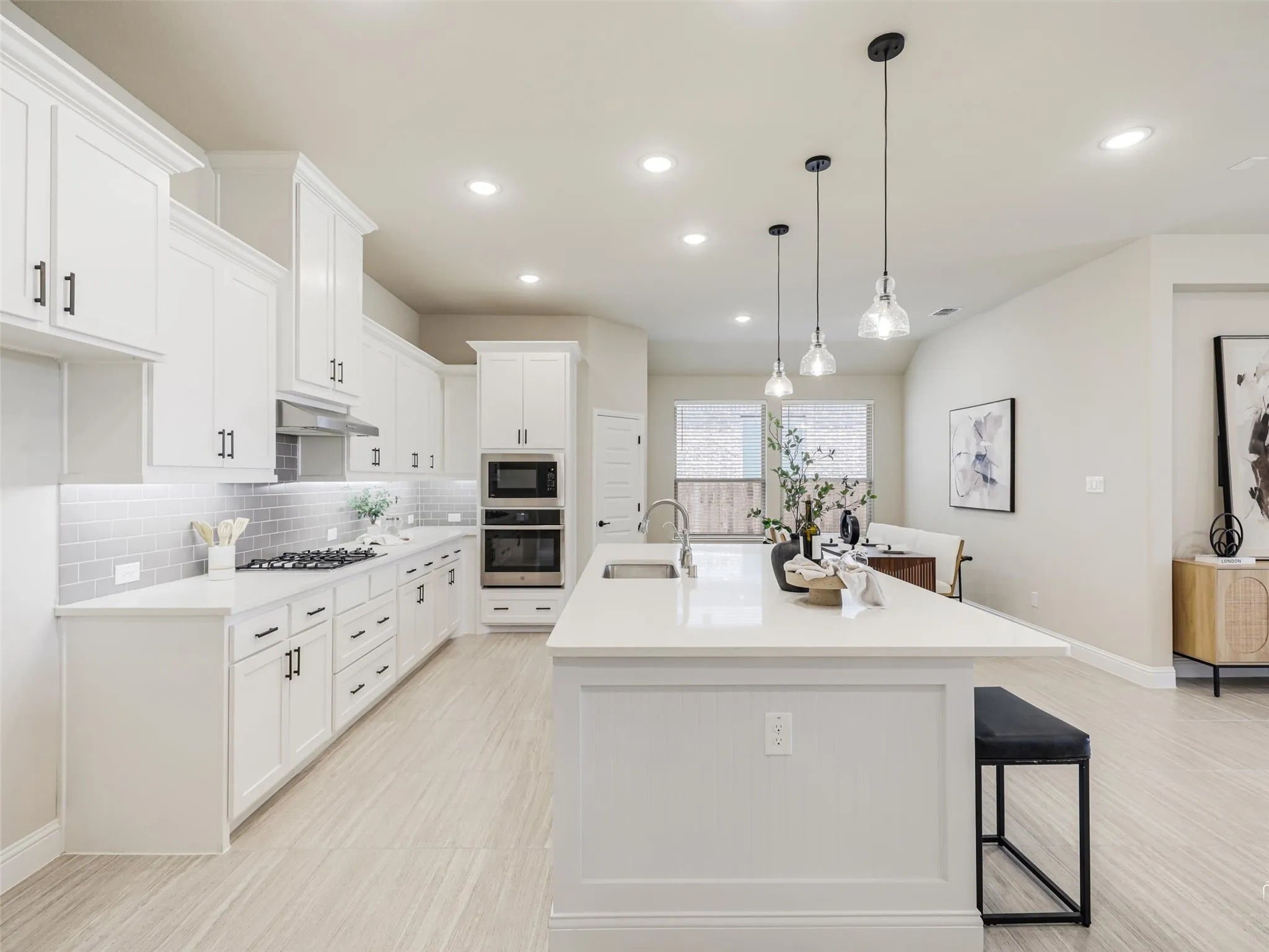 Single Family Residence For Sale in Collin County , 1204 Fargo Drive, Mc Kinney, Texas 75071, 4 Bedroom, 3 Bathroom, 2 Garage spaces, 2,119 Sqft, built in 2020, mls#21295349, Real Estate Agent in Mc Kinney, Homes For Sale in Collin county, Homes For Sale in Mc Kinney, Realtor in Mc Kinney Texas, Real Estate Brokerage Independent Realty Texas, Luminita Cordes Realtor