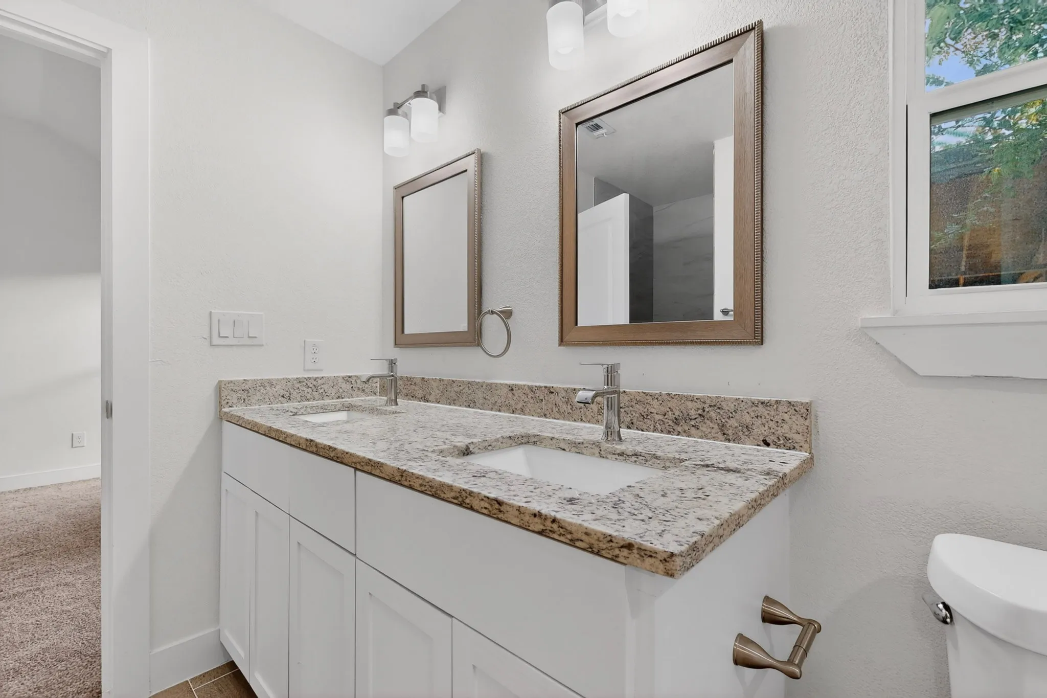 Single Family Residence For Sale in Hunt County , 1615 Jones Street, Greenville, Texas 75401, 3 Bedroom, 2 Bathroom, 2 Garage spaces, 1,492 Sqft, built in 2022, mls#21299433, Real Estate Agent in Greenville, Homes For Sale in Hunt county, Homes For Sale in Greenville, Realtor in Greenville Texas, Real Estate Brokerage Independent Realty Texas, Luminita Cordes Realtor