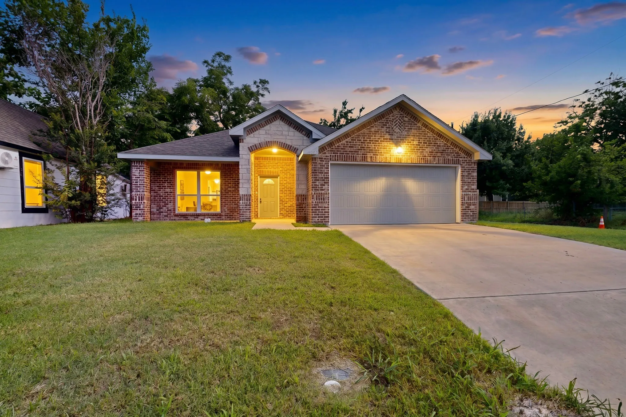 Single Family Residence For Sale in Hunt County , 1615 Jones Street, Greenville, Texas 75401, 3 Bedroom, 2 Bathroom, 2 Garage spaces, 1,492 Sqft, built in 2022, mls#21299433, Real Estate Agent in Greenville, Homes For Sale in Hunt county, Homes For Sale in Greenville, Realtor in Greenville Texas, Real Estate Brokerage Independent Realty Texas, Luminita Cordes Realtor