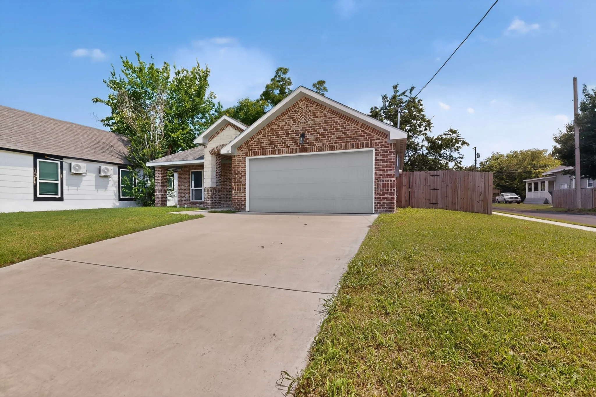 Single Family Residence For Sale in Hunt County , 1615 Jones Street, Greenville, Texas 75401, 3 Bedroom, 2 Bathroom, 2 Garage spaces, 1,492 Sqft, built in 2022, mls#21299433, Real Estate Agent in Greenville, Homes For Sale in Hunt county, Homes For Sale in Greenville, Realtor in Greenville Texas, Real Estate Brokerage Independent Realty Texas, Luminita Cordes Realtor