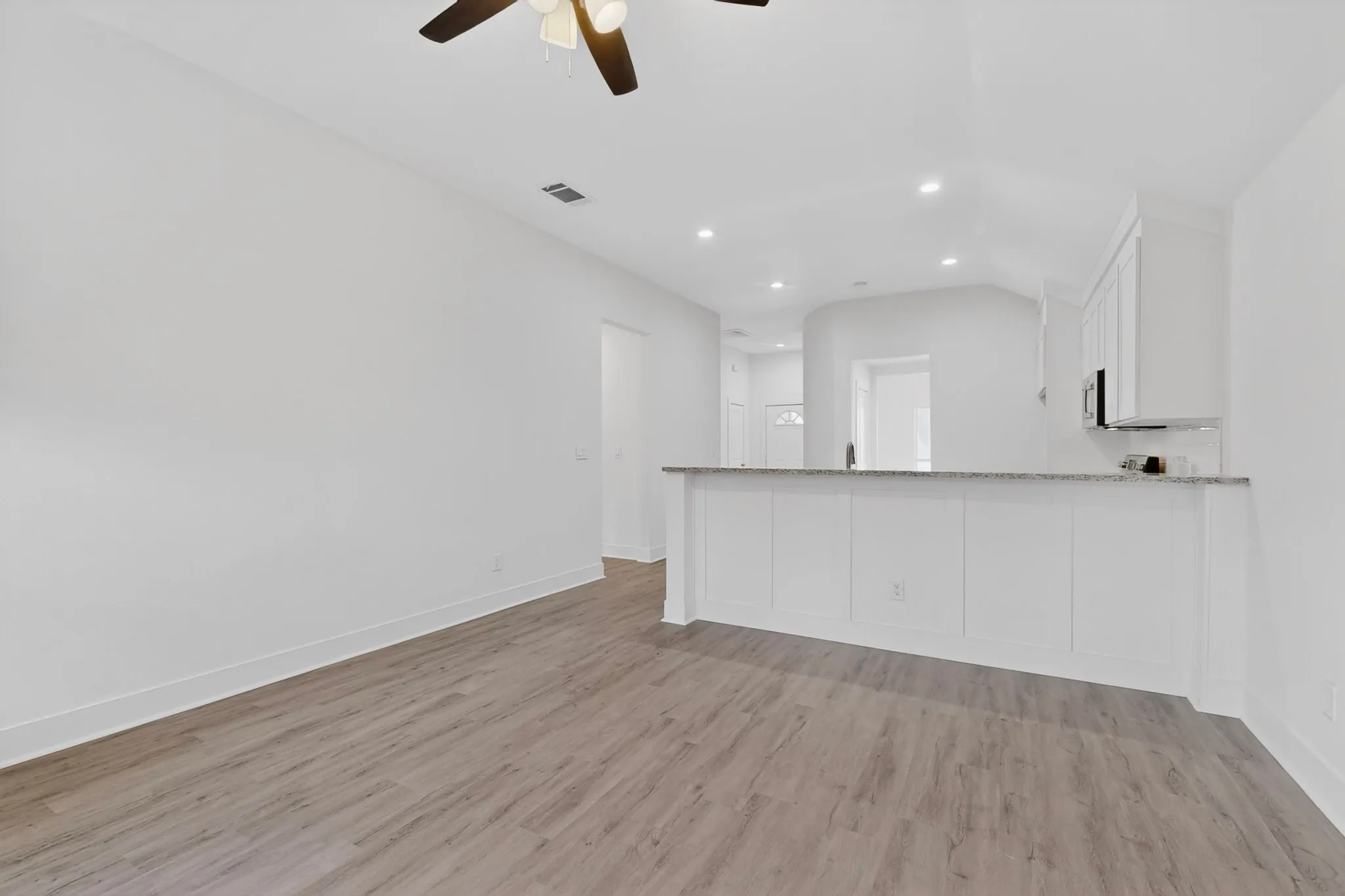 Single Family Residence For Sale in Hunt County , 1615 Jones Street, Greenville, Texas 75401, 3 Bedroom, 2 Bathroom, 2 Garage spaces, 1,492 Sqft, built in 2022, mls#21299433, Real Estate Agent in Greenville, Homes For Sale in Hunt county, Homes For Sale in Greenville, Realtor in Greenville Texas, Real Estate Brokerage Independent Realty Texas, Luminita Cordes Realtor