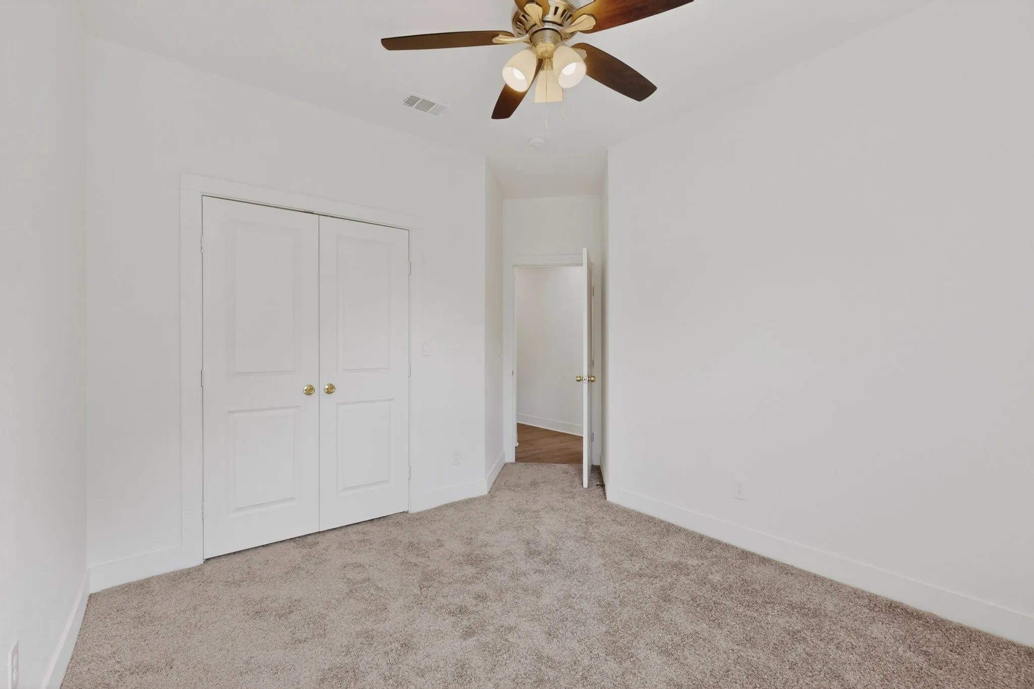 Single Family Residence For Sale in Hunt County , 1615 Jones Street, Greenville, Texas 75401, 3 Bedroom, 2 Bathroom, 2 Garage spaces, 1,492 Sqft, built in 2022, mls#21299433, Real Estate Agent in Greenville, Homes For Sale in Hunt county, Homes For Sale in Greenville, Realtor in Greenville Texas, Real Estate Brokerage Independent Realty Texas, Luminita Cordes Realtor