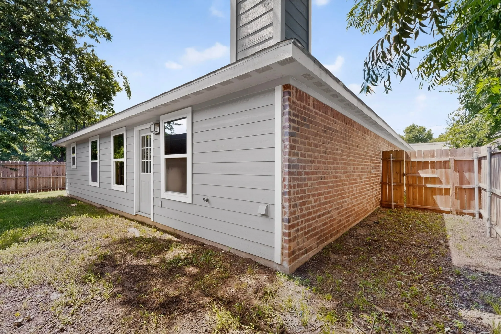 Single Family Residence For Sale in Hunt County , 1615 Jones Street, Greenville, Texas 75401, 3 Bedroom, 2 Bathroom, 2 Garage spaces, 1,492 Sqft, built in 2022, mls#21299433, Real Estate Agent in Greenville, Homes For Sale in Hunt county, Homes For Sale in Greenville, Realtor in Greenville Texas, Real Estate Brokerage Independent Realty Texas, Luminita Cordes Realtor