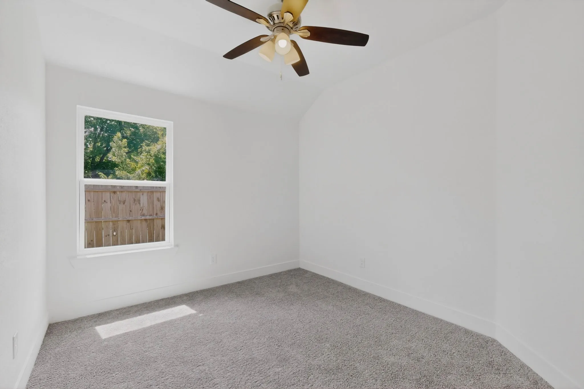 Single Family Residence For Sale in Hunt County , 1615 Jones Street, Greenville, Texas 75401, 3 Bedroom, 2 Bathroom, 2 Garage spaces, 1,492 Sqft, built in 2022, mls#21299433, Real Estate Agent in Greenville, Homes For Sale in Hunt county, Homes For Sale in Greenville, Realtor in Greenville Texas, Real Estate Brokerage Independent Realty Texas, Luminita Cordes Realtor