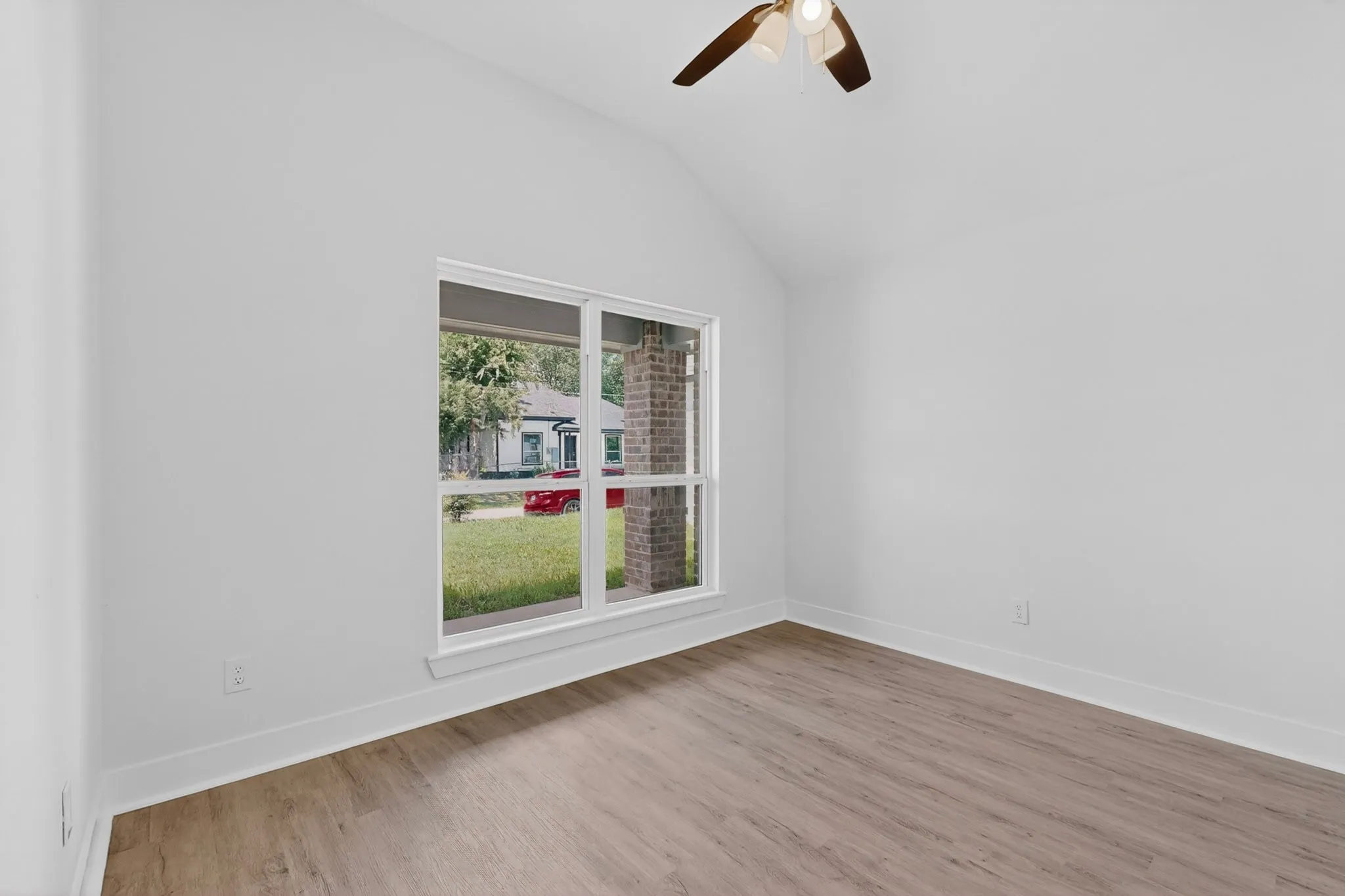 Single Family Residence For Sale in Hunt County , 1615 Jones Street, Greenville, Texas 75401, 3 Bedroom, 2 Bathroom, 2 Garage spaces, 1,492 Sqft, built in 2022, mls#21299433, Real Estate Agent in Greenville, Homes For Sale in Hunt county, Homes For Sale in Greenville, Realtor in Greenville Texas, Real Estate Brokerage Independent Realty Texas, Luminita Cordes Realtor