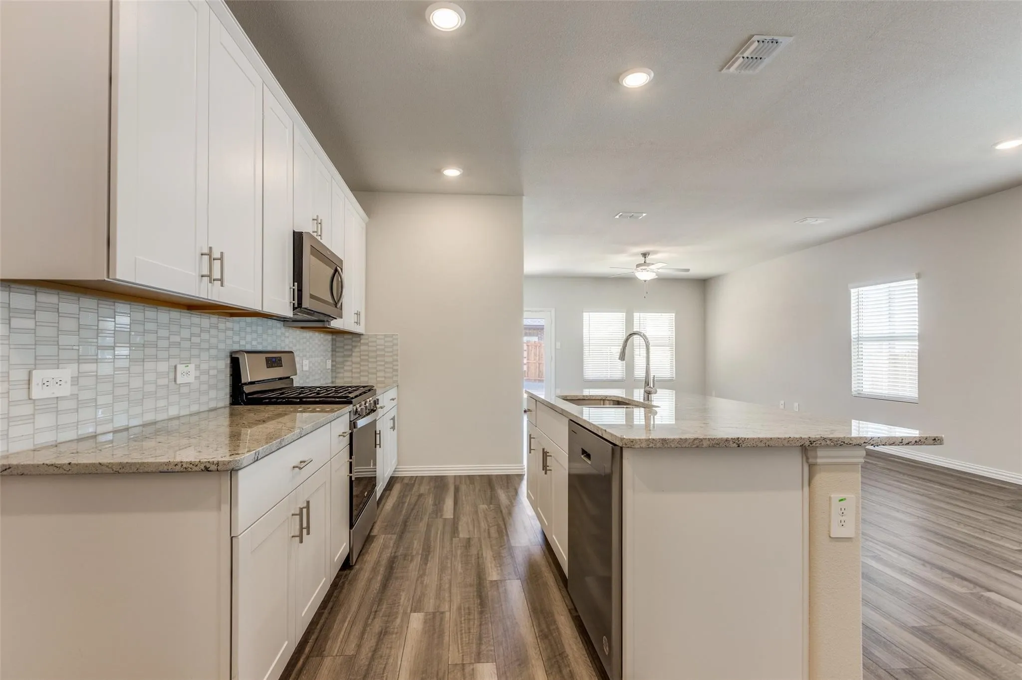 Single Family Residence For Rent in Collin County , 105 Caliber Court, Princeton, Texas 75071, 4 Bedroom, 3 Bathroom, 2 Garage spaces, 2,351 Sqft, built in 2024, mls#21291162, Real Estate Agent in Princeton, Homes For Rent in Collin county, Homes For Rent in Princeton, Realtor in Princeton Texas, Real Estate Brokerage Independent Realty Texas, Luminita Cordes Realtor