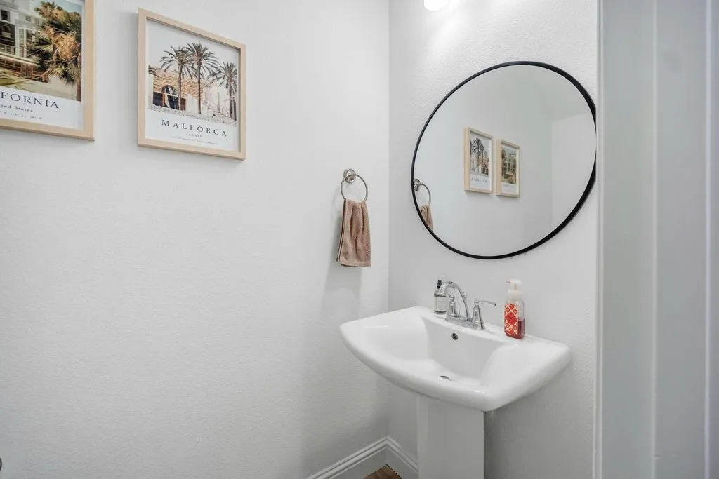 Townhouse For Sale in Dallas County , 2622 Settlers Place, Garland, Texas 75042, 3 Bedroom, 3 Bathroom, 2 Garage spaces, 1,972 Sqft, built in 2023, mls#21299011, Real Estate Agent in Garland, Homes For Sale in Dallas county, Homes For Sale in Garland, Realtor in Garland Texas, Real Estate Brokerage Independent Realty Texas, Luminita Cordes Realtor