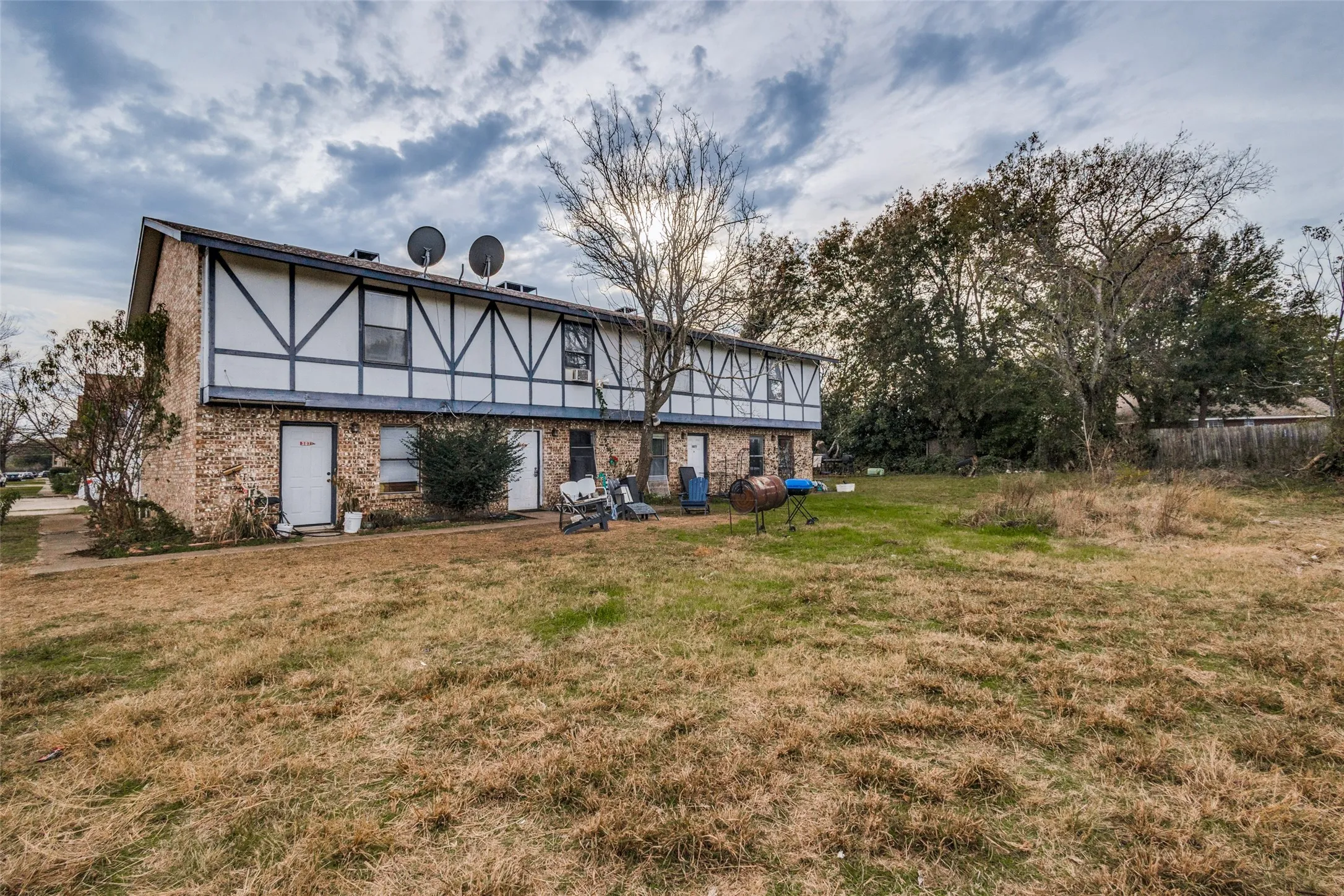 Townhouse For Rent in Denton County , 3071 Olympia Drive, Denton, Texas 76209, 2 Bedroom, 2 Bathroom, 1 Garage spaces, 1,023 Sqft, built in 1984, mls#21299467, Real Estate Agent in Denton, Homes For Rent in Denton county, Homes For Rent in Denton, Realtor in Denton Texas, Real Estate Brokerage Independent Realty Texas, Luminita Cordes Realtor