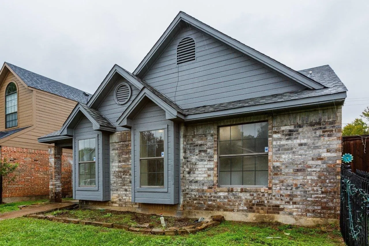 Single Family Residence For Rent in Dallas County , 10611 Woodleaf Drive, Dallas, Texas 75227, 2 Bedroom, 2 Bathroom, Garage spaces, 959 Sqft, built in 1986, mls#21299474, Real Estate Agent in Dallas, Homes For Rent in Dallas county, Homes For Rent in Dallas, Realtor in Dallas Texas, Real Estate Brokerage Independent Realty Texas, Luminita Cordes Realtor