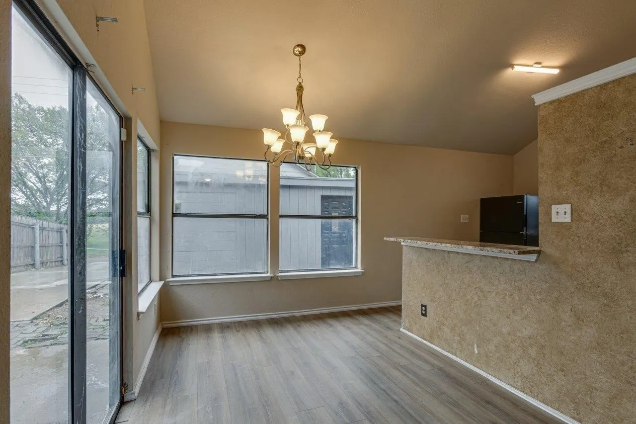 Single Family Residence For Rent in Dallas County , 10611 Woodleaf Drive, Dallas, Texas 75227, 2 Bedroom, 2 Bathroom, Garage spaces, 959 Sqft, built in 1986, mls#21299474, Real Estate Agent in Dallas, Homes For Rent in Dallas county, Homes For Rent in Dallas, Realtor in Dallas Texas, Real Estate Brokerage Independent Realty Texas, Luminita Cordes Realtor