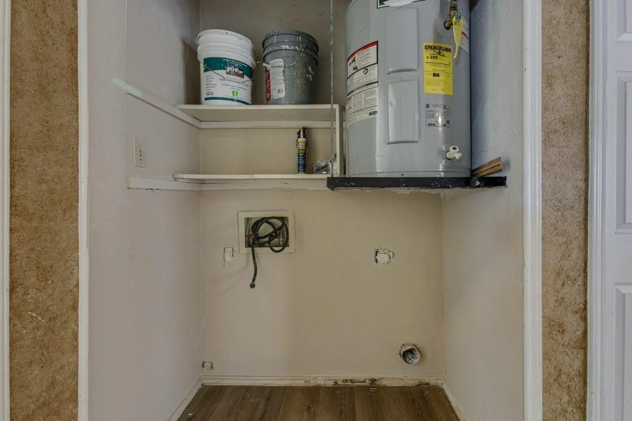 Single Family Residence For Rent in Dallas County , 10611 Woodleaf Drive, Dallas, Texas 75227, 2 Bedroom, 2 Bathroom, Garage spaces, 959 Sqft, built in 1986, mls#21299474, Real Estate Agent in Dallas, Homes For Rent in Dallas county, Homes For Rent in Dallas, Realtor in Dallas Texas, Real Estate Brokerage Independent Realty Texas, Luminita Cordes Realtor
