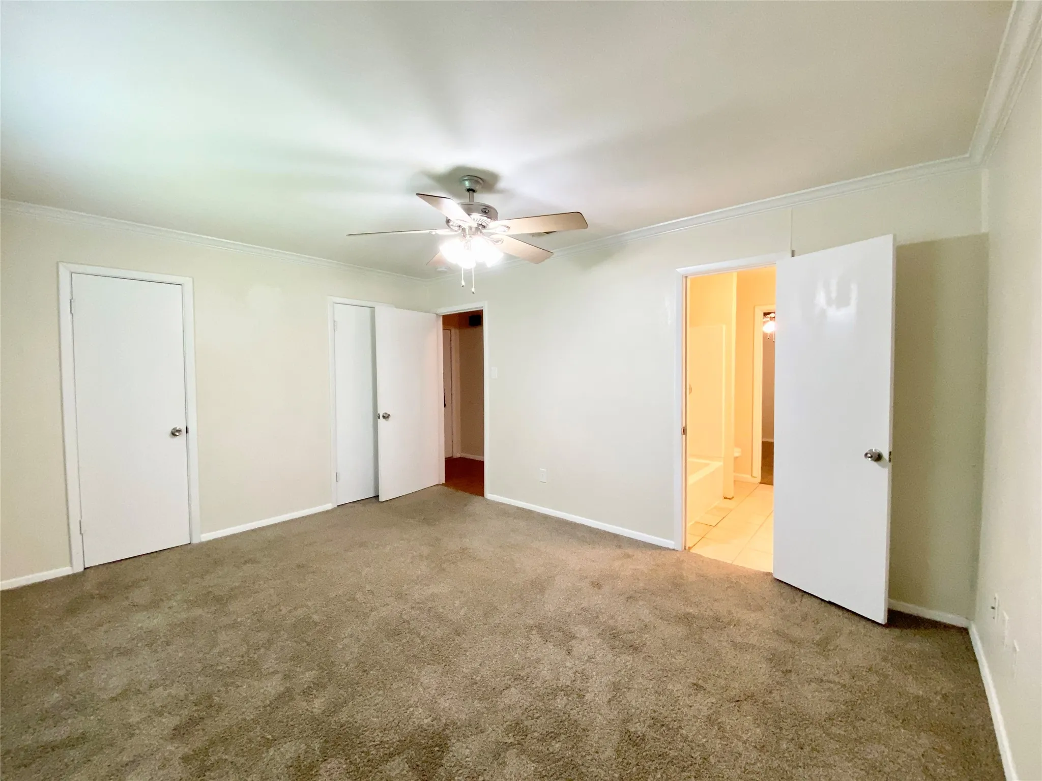 Duplex For Rent in Tarrant County , 801 Irwin Drive B, Hurst, Texas 76053, 2 Bedroom, 1 Bathroom, Garage spaces, 1,000 Sqft, built in 1968, mls#21299480, Real Estate Agent in Hurst, Homes For Rent in Tarrant county, Homes For Rent in Hurst, Realtor in Hurst Texas, Real Estate Brokerage Independent Realty Texas, Luminita Cordes Realtor