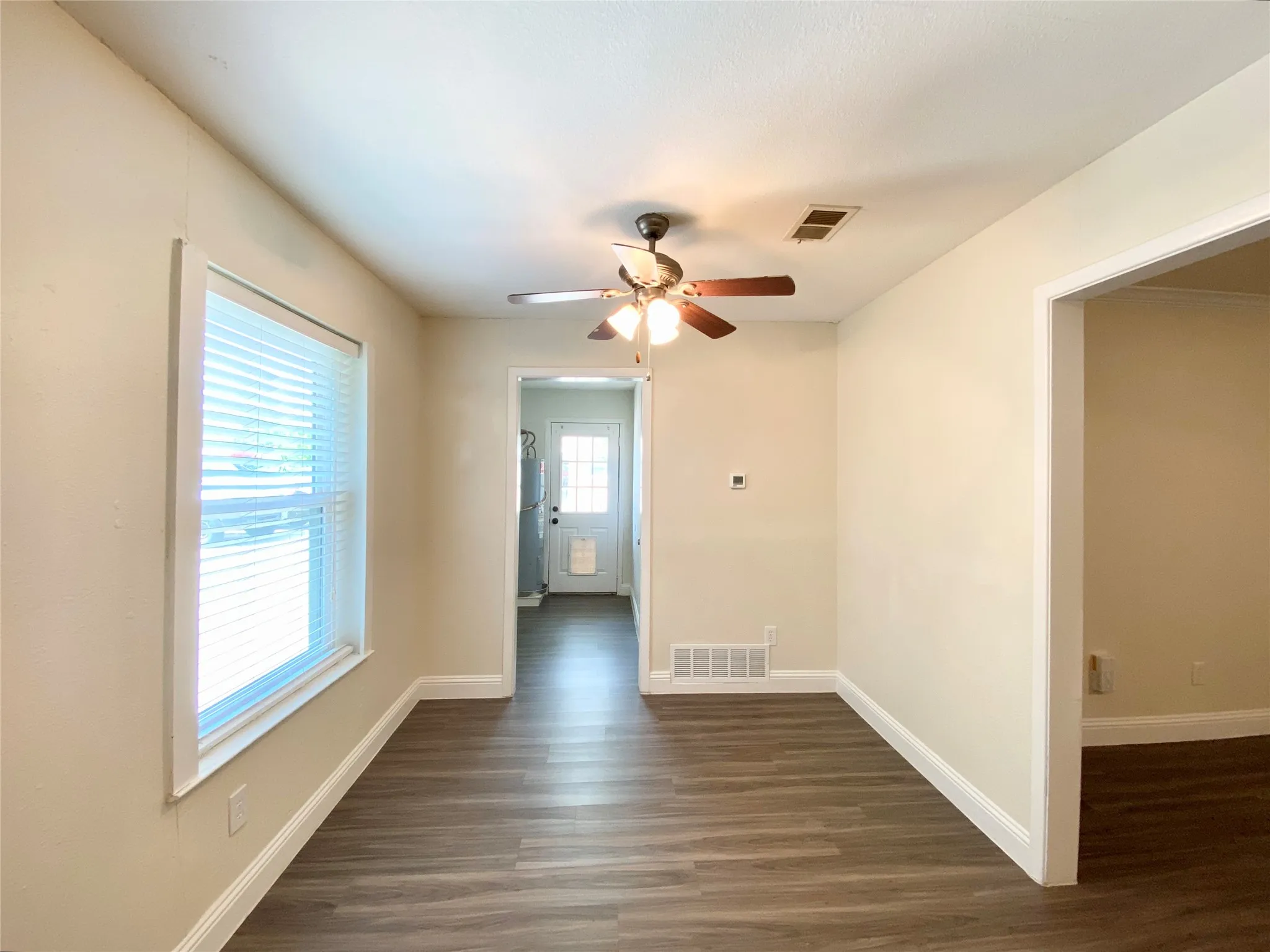 Duplex For Rent in Tarrant County , 801 Irwin Drive B, Hurst, Texas 76053, 2 Bedroom, 1 Bathroom, Garage spaces, 1,000 Sqft, built in 1968, mls#21299480, Real Estate Agent in Hurst, Homes For Rent in Tarrant county, Homes For Rent in Hurst, Realtor in Hurst Texas, Real Estate Brokerage Independent Realty Texas, Luminita Cordes Realtor