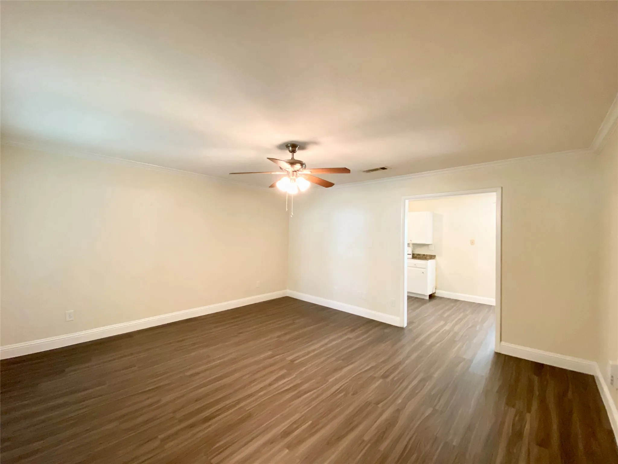 Duplex For Rent in Tarrant County , 801 Irwin Drive B, Hurst, Texas 76053, 2 Bedroom, 1 Bathroom, Garage spaces, 1,000 Sqft, built in 1968, mls#21299480, Real Estate Agent in Hurst, Homes For Rent in Tarrant county, Homes For Rent in Hurst, Realtor in Hurst Texas, Real Estate Brokerage Independent Realty Texas, Luminita Cordes Realtor