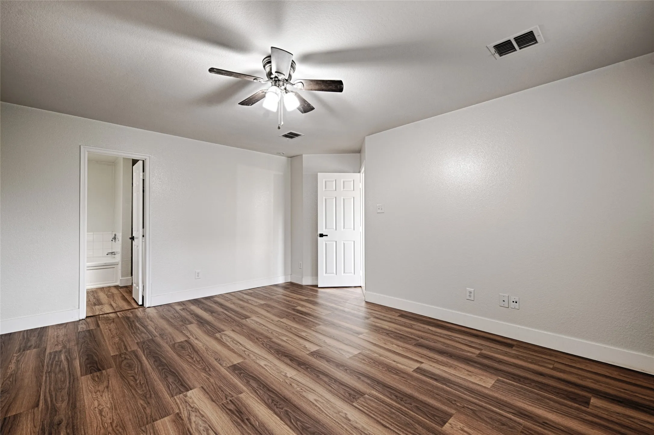 Single Family Residence For Sale in Collin County , 2629 Terrace Drive, Mc Kinney, Texas 75071, 4 Bedroom, 3 Bathroom, 2 Garage spaces, 2,354 Sqft, built in 2001, mls#21276883, Real Estate Agent in Mc Kinney, Homes For Sale in Collin county, Homes For Sale in Mc Kinney, Realtor in Mc Kinney Texas, Real Estate Brokerage Independent Realty Texas, Luminita Cordes Realtor