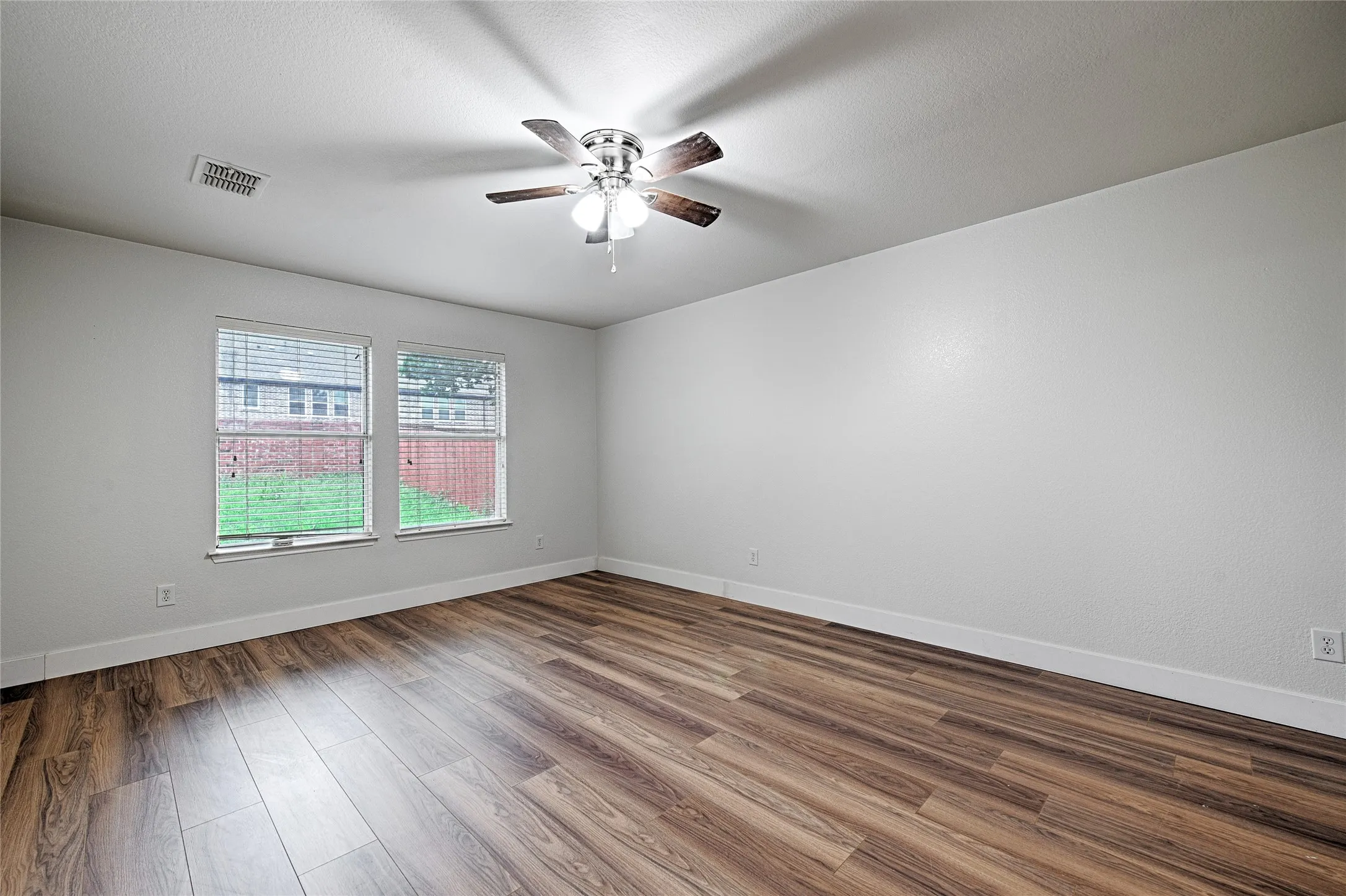 Single Family Residence For Sale in Collin County , 2629 Terrace Drive, Mc Kinney, Texas 75071, 4 Bedroom, 3 Bathroom, 2 Garage spaces, 2,354 Sqft, built in 2001, mls#21276883, Real Estate Agent in Mc Kinney, Homes For Sale in Collin county, Homes For Sale in Mc Kinney, Realtor in Mc Kinney Texas, Real Estate Brokerage Independent Realty Texas, Luminita Cordes Realtor