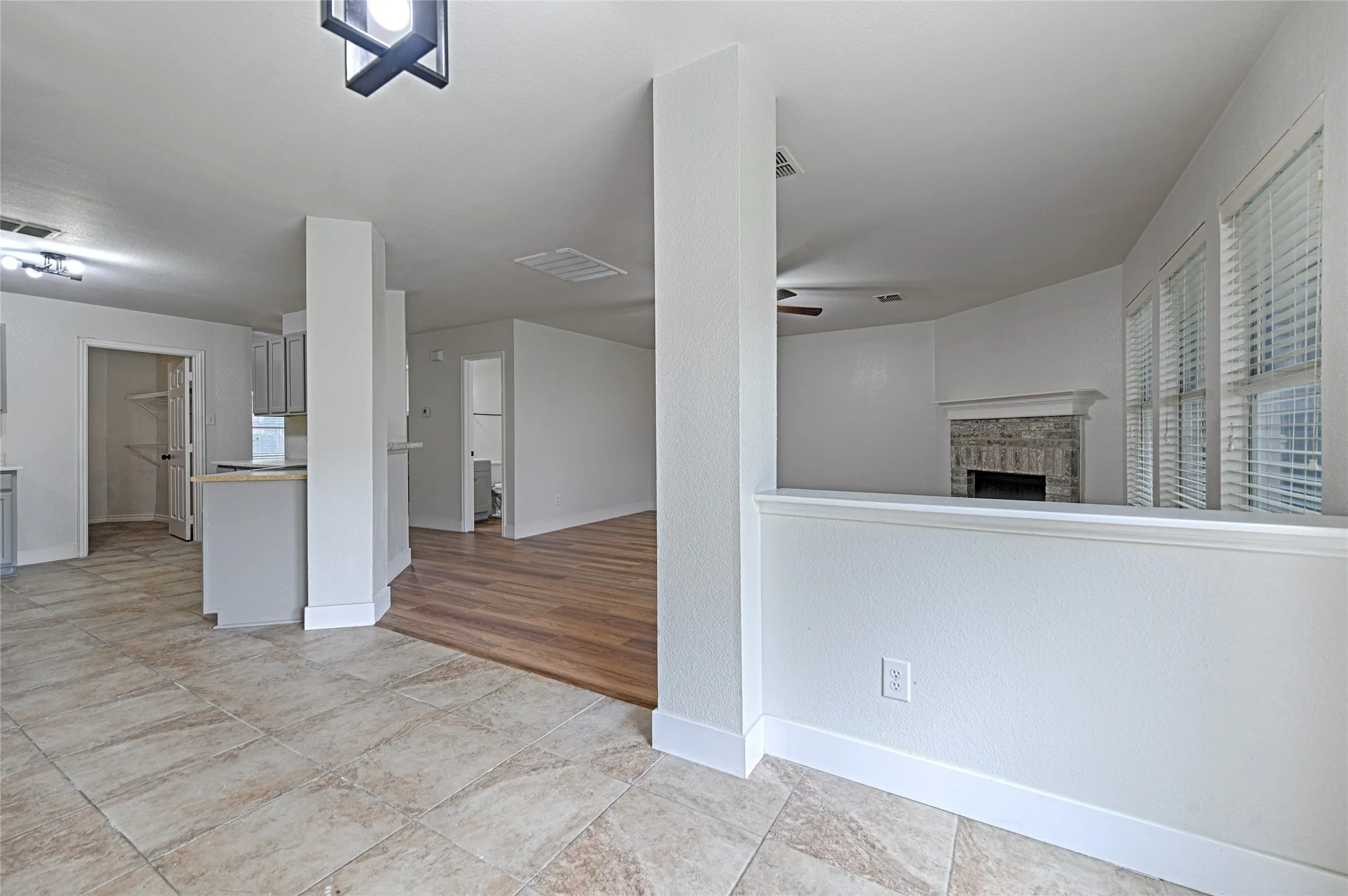 Single Family Residence For Sale in Collin County , 2629 Terrace Drive, Mc Kinney, Texas 75071, 4 Bedroom, 3 Bathroom, 2 Garage spaces, 2,354 Sqft, built in 2001, mls#21276883, Real Estate Agent in Mc Kinney, Homes For Sale in Collin county, Homes For Sale in Mc Kinney, Realtor in Mc Kinney Texas, Real Estate Brokerage Independent Realty Texas, Luminita Cordes Realtor