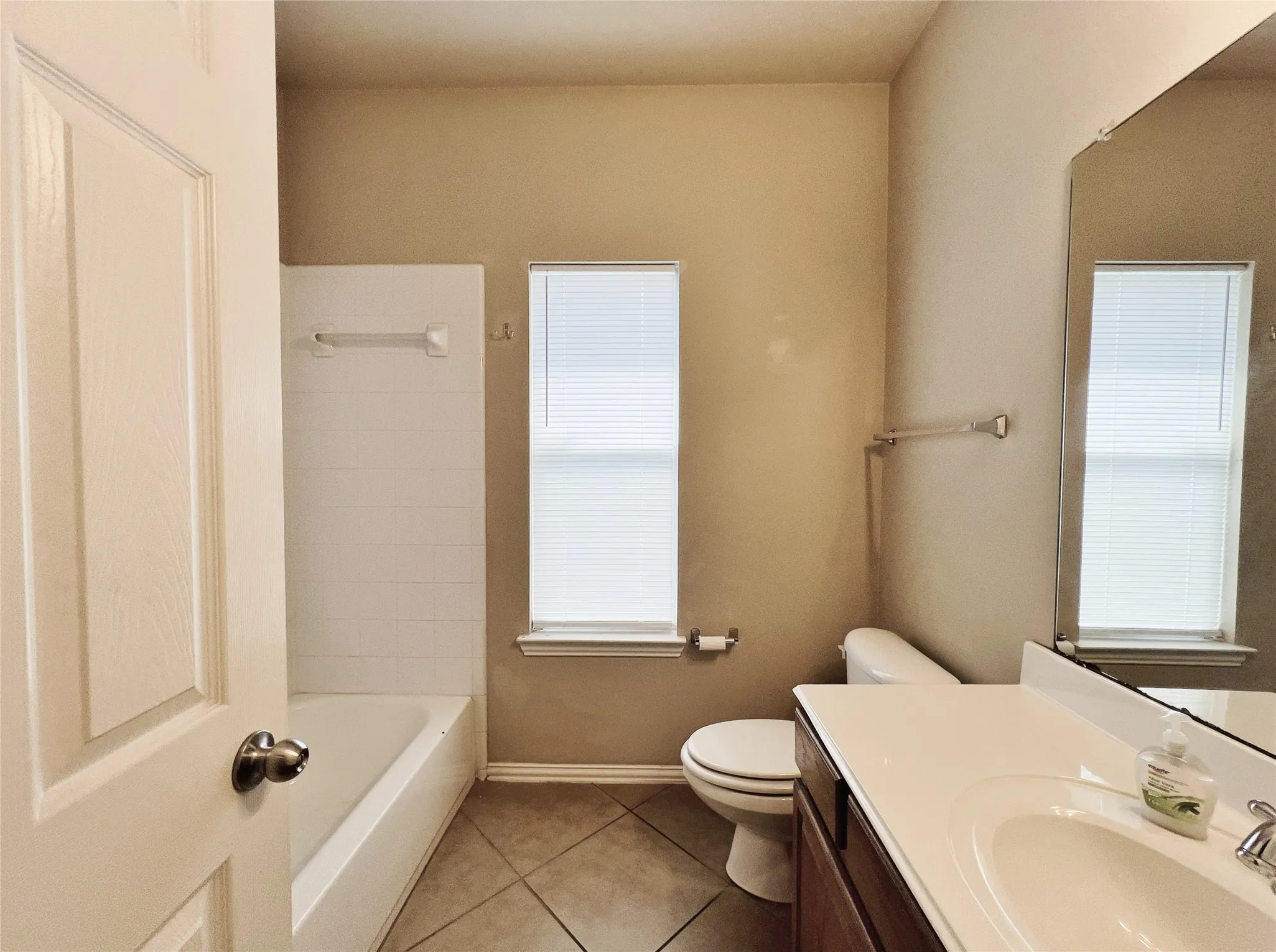 Single Family Residence For Rent in Tarrant County , 552 Kerry Street, Crowley, Texas 76036, 3 Bedroom, 2 Bathroom, 2 Garage spaces, 1,636 Sqft, built in 2005, mls#21299487, Real Estate Agent in Crowley, Homes For Rent in Tarrant county, Homes For Rent in Crowley, Realtor in Crowley Texas, Real Estate Brokerage Independent Realty Texas, Luminita Cordes Realtor