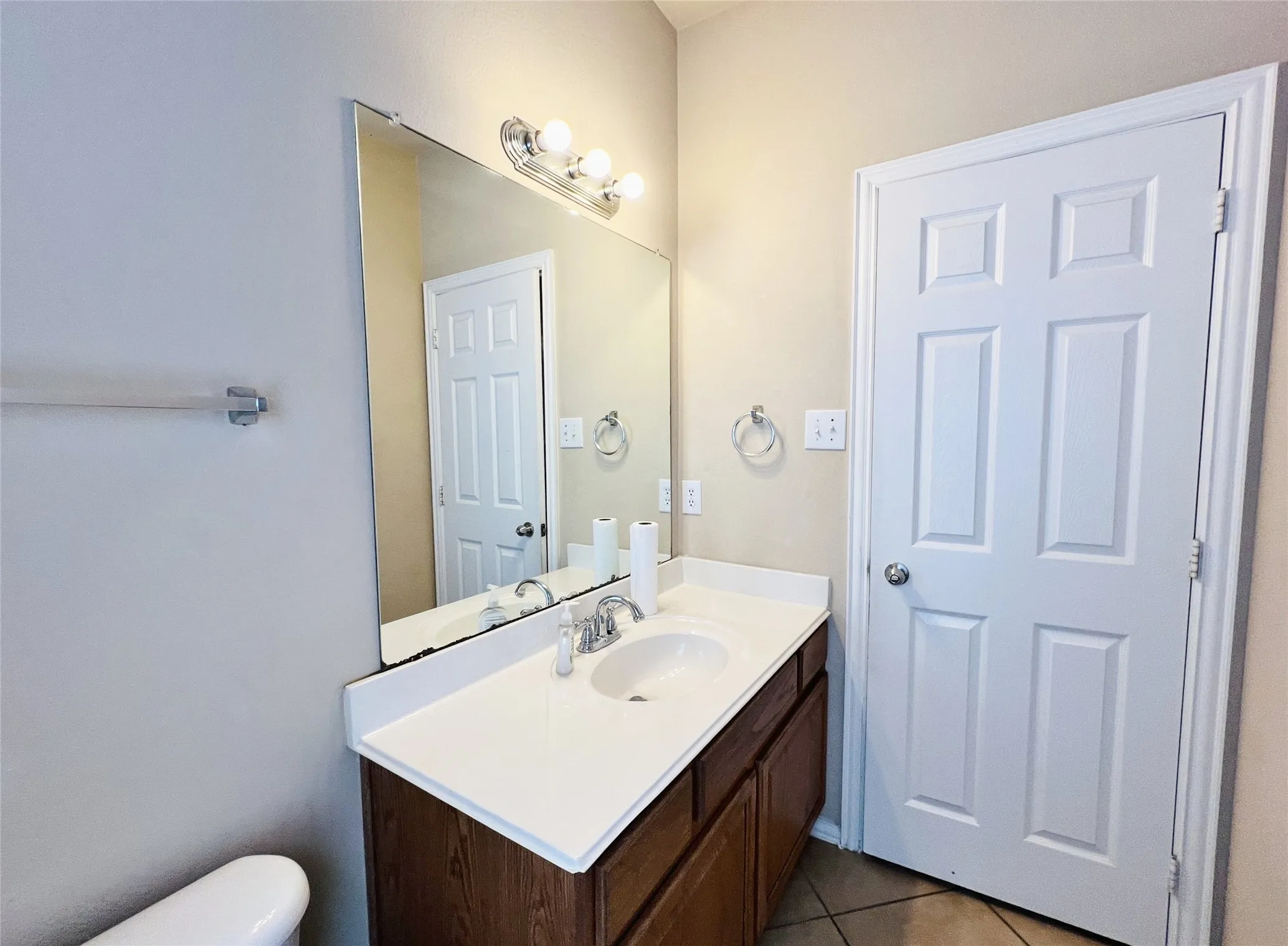Single Family Residence For Rent in Tarrant County , 552 Kerry Street, Crowley, Texas 76036, 3 Bedroom, 2 Bathroom, 2 Garage spaces, 1,636 Sqft, built in 2005, mls#21299487, Real Estate Agent in Crowley, Homes For Rent in Tarrant county, Homes For Rent in Crowley, Realtor in Crowley Texas, Real Estate Brokerage Independent Realty Texas, Luminita Cordes Realtor