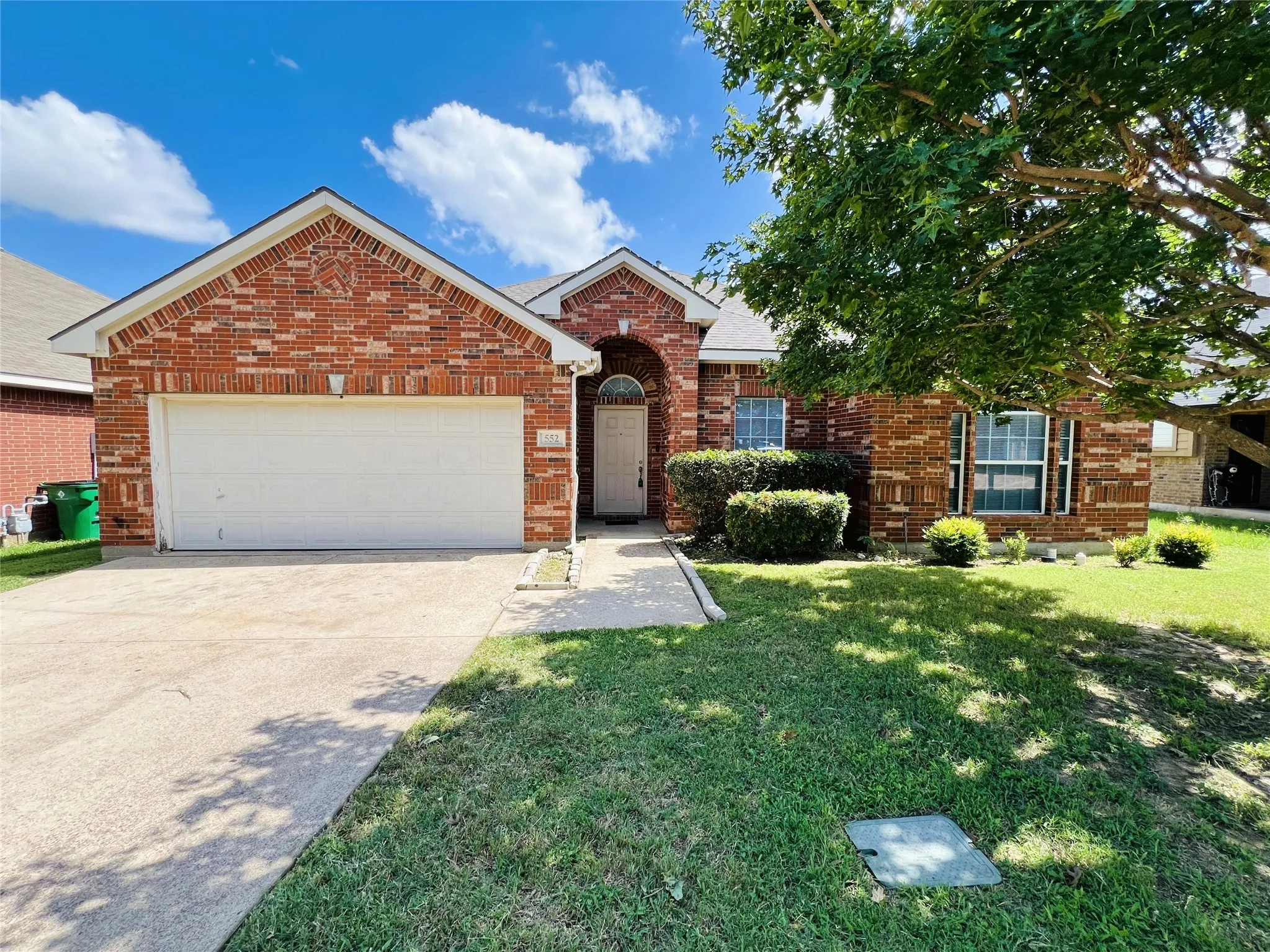 Single Family Residence For Rent in Tarrant County , 552 Kerry Street, Crowley, Texas 76036, 3 Bedroom, 2 Bathroom, 2 Garage spaces, 1,636 Sqft, built in 2005, mls#21299487, Real Estate Agent in Crowley, Homes For Rent in Tarrant county, Homes For Rent in Crowley, Realtor in Crowley Texas, Real Estate Brokerage Independent Realty Texas, Luminita Cordes Realtor