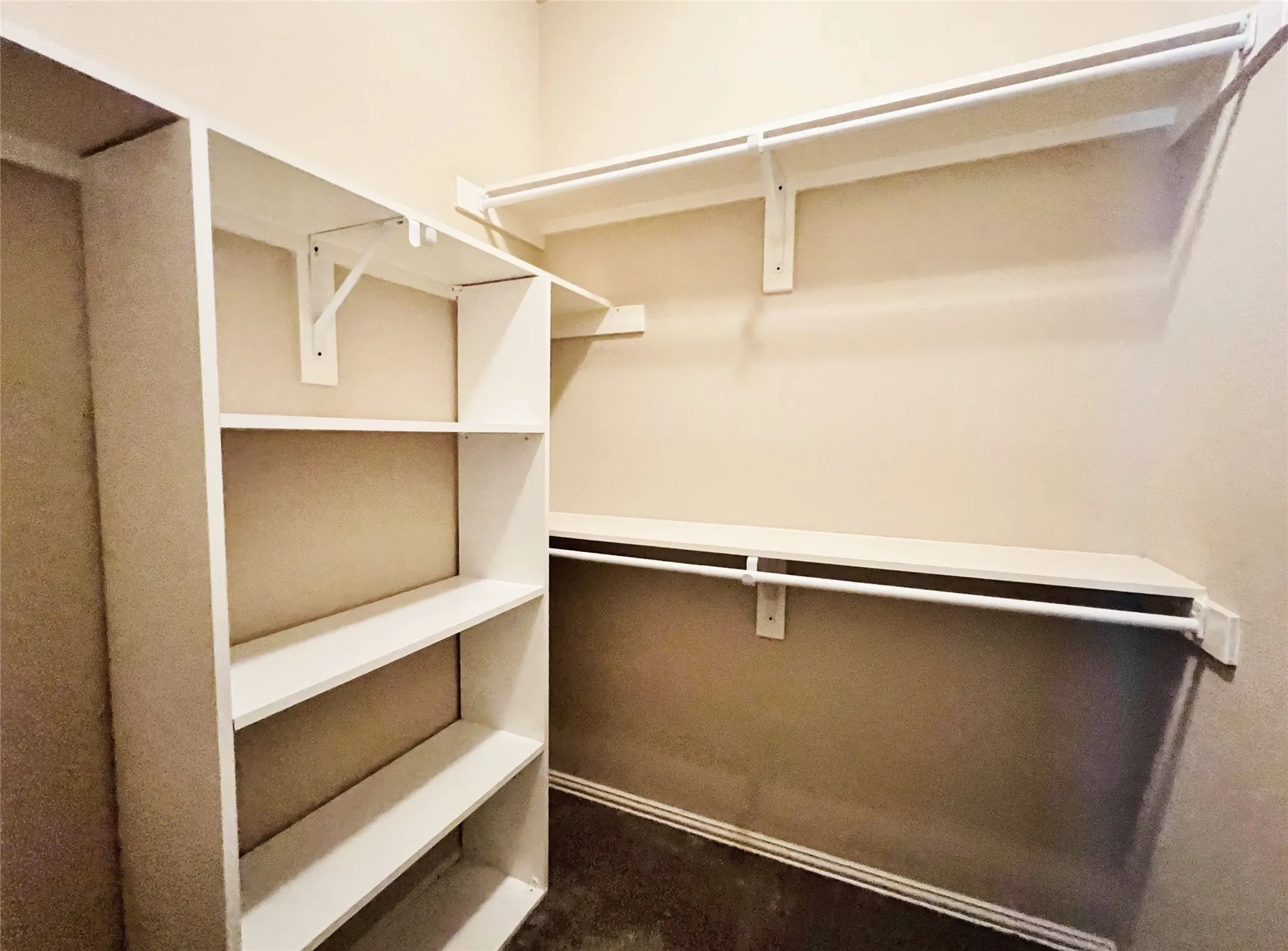 Single Family Residence For Rent in Tarrant County , 552 Kerry Street, Crowley, Texas 76036, 3 Bedroom, 2 Bathroom, 2 Garage spaces, 1,636 Sqft, built in 2005, mls#21299487, Real Estate Agent in Crowley, Homes For Rent in Tarrant county, Homes For Rent in Crowley, Realtor in Crowley Texas, Real Estate Brokerage Independent Realty Texas, Luminita Cordes Realtor