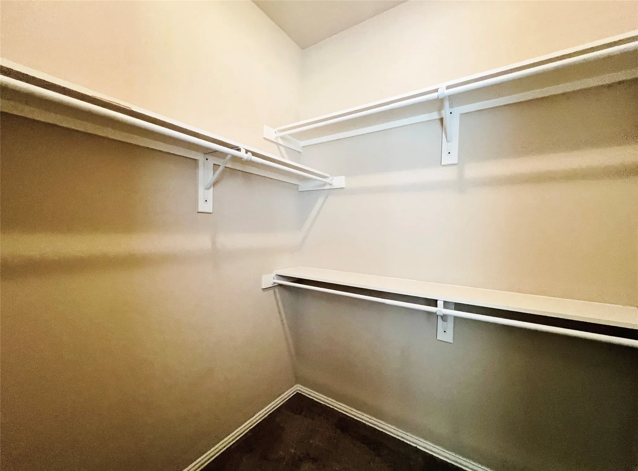 Single Family Residence For Rent in Tarrant County , 552 Kerry Street, Crowley, Texas 76036, 3 Bedroom, 2 Bathroom, 2 Garage spaces, 1,636 Sqft, built in 2005, mls#21299487, Real Estate Agent in Crowley, Homes For Rent in Tarrant county, Homes For Rent in Crowley, Realtor in Crowley Texas, Real Estate Brokerage Independent Realty Texas, Luminita Cordes Realtor