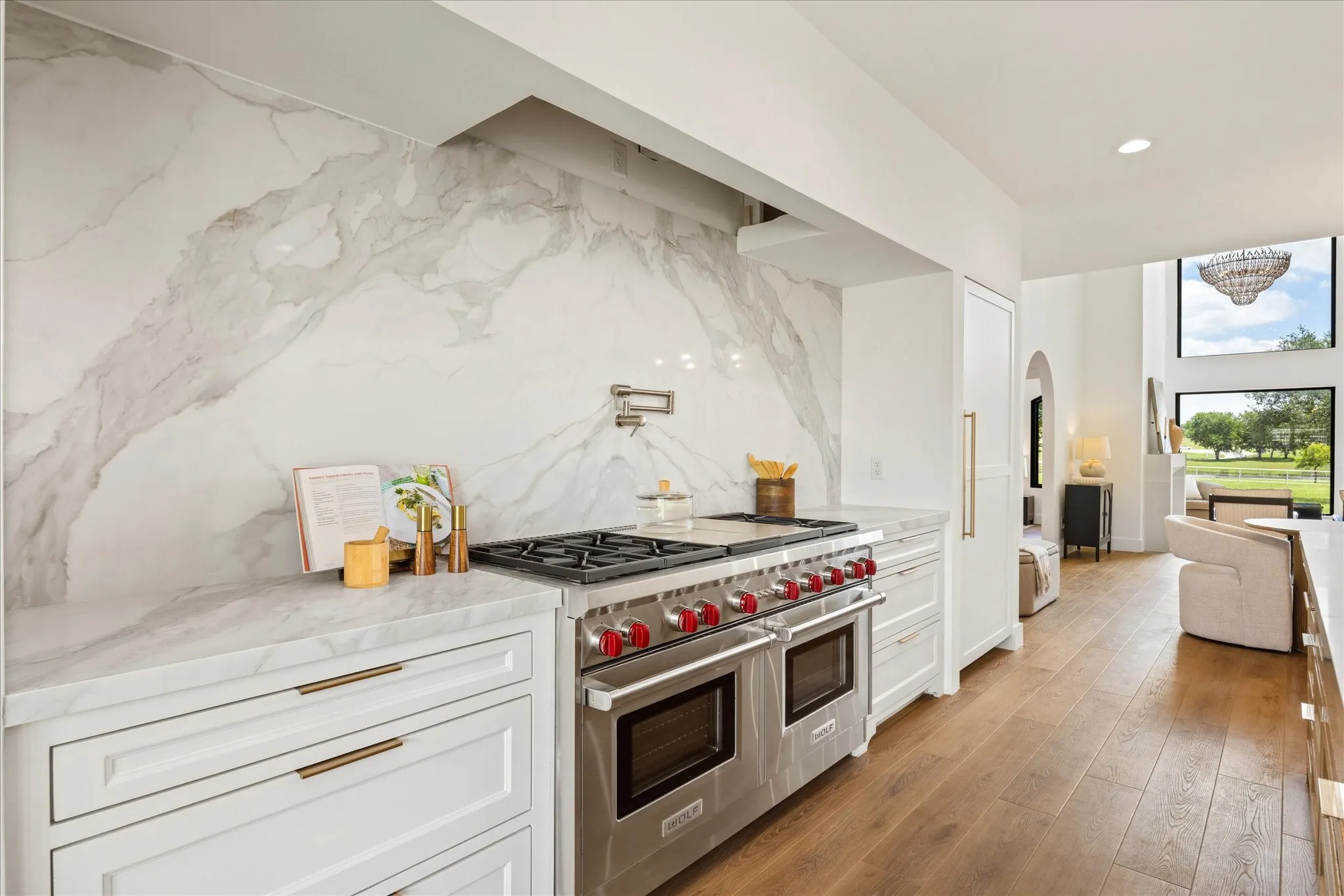 Welcome Chef's! 60" Wolf Range with Tradewind Ventahod