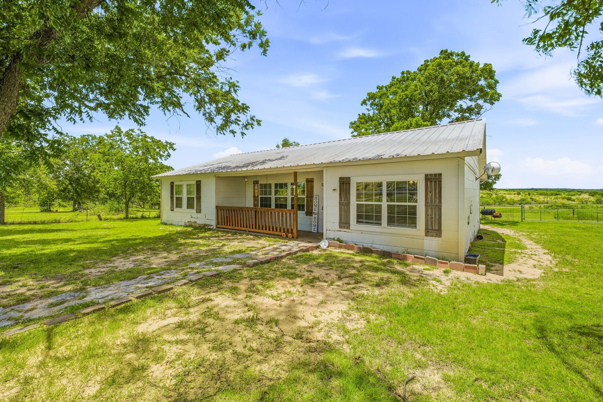 Single Family Residence For Sale in Comanche County , 5370 Highway 1702, Gustine, Texas 76455, 3 Bedroom, 1 Bathroom, Garage spaces, 1,518 Sqft, built in 1960, mls#21299047, Real Estate Agent in Gustine, Homes For Sale in Comanche county, Homes For Sale in Gustine, Realtor in Gustine Texas, Real Estate Brokerage Independent Realty Texas, Luminita Cordes Realtor