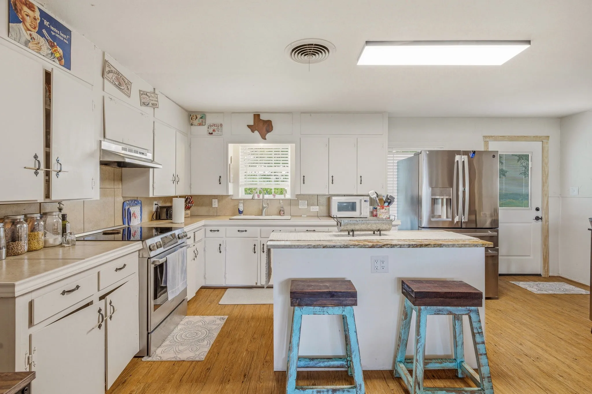 Single Family Residence For Sale in Comanche County , 5370 Highway 1702, Gustine, Texas 76455, 3 Bedroom, 1 Bathroom, Garage spaces, 1,518 Sqft, built in 1960, mls#21299047, Real Estate Agent in Gustine, Homes For Sale in Comanche county, Homes For Sale in Gustine, Realtor in Gustine Texas, Real Estate Brokerage Independent Realty Texas, Luminita Cordes Realtor