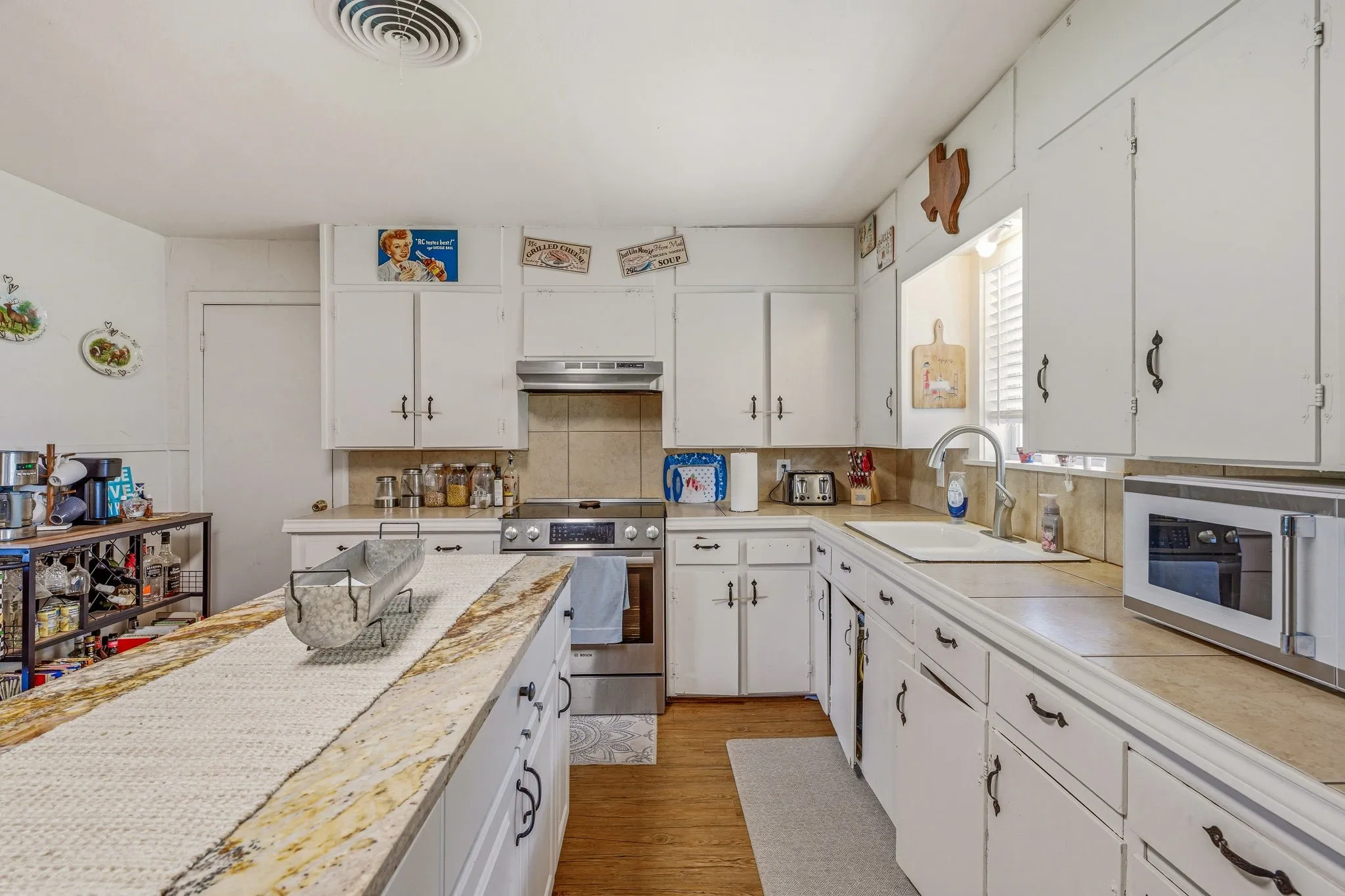 Single Family Residence For Sale in Comanche County , 5370 Highway 1702, Gustine, Texas 76455, 3 Bedroom, 1 Bathroom, Garage spaces, 1,518 Sqft, built in 1960, mls#21299047, Real Estate Agent in Gustine, Homes For Sale in Comanche county, Homes For Sale in Gustine, Realtor in Gustine Texas, Real Estate Brokerage Independent Realty Texas, Luminita Cordes Realtor