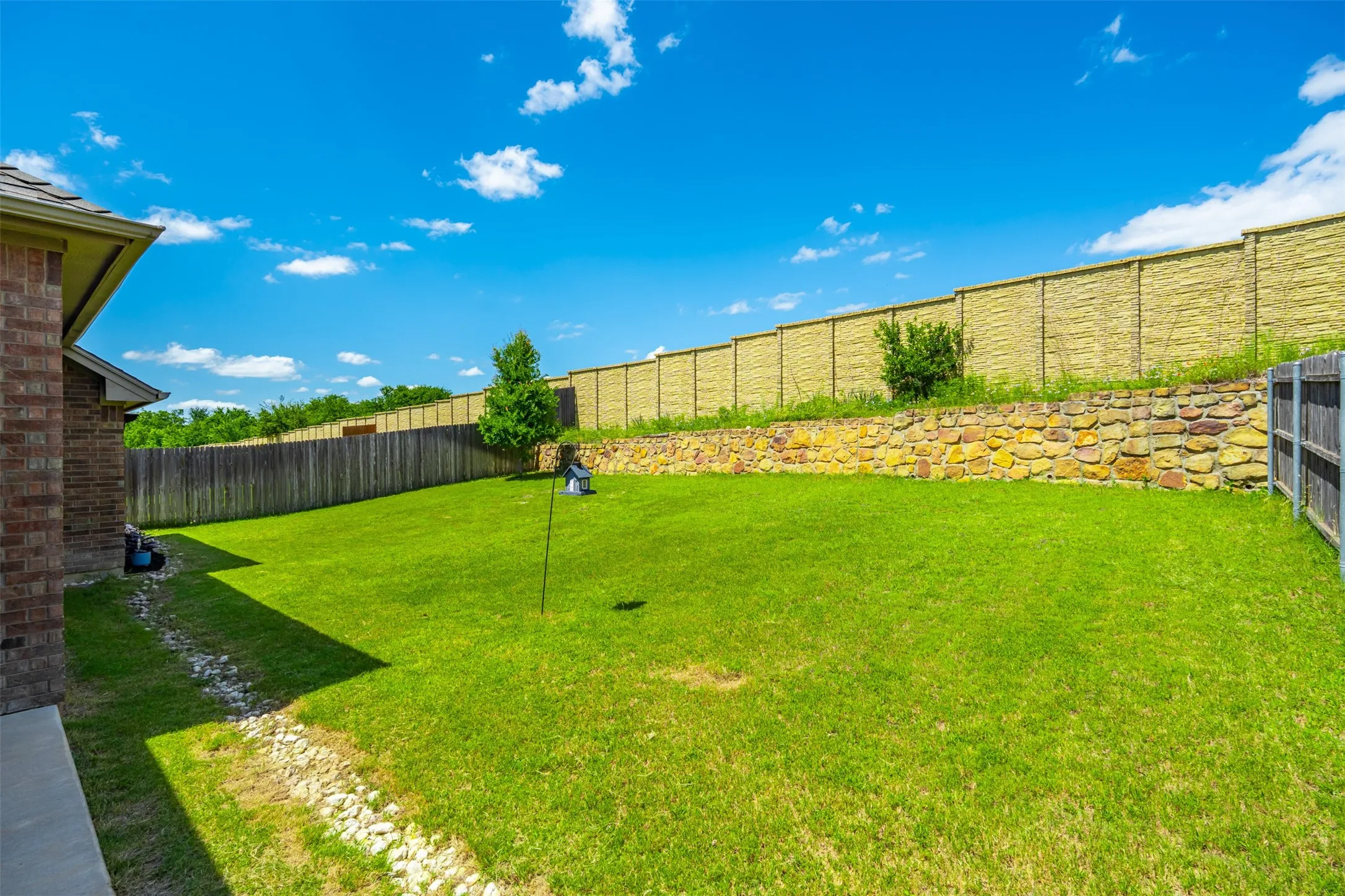 Single Family Residence For Sale in Parker County , 504 Sagebrush Court, Aledo, Texas 76008, 4 Bedroom, 2 Bathroom, 2 Garage spaces, 2,158 Sqft, built in 2016, mls#21292870, Real Estate Agent in Aledo, Homes For Sale in Parker county, Homes For Sale in Aledo, Realtor in Aledo Texas, Real Estate Brokerage Independent Realty Texas, Luminita Cordes Realtor