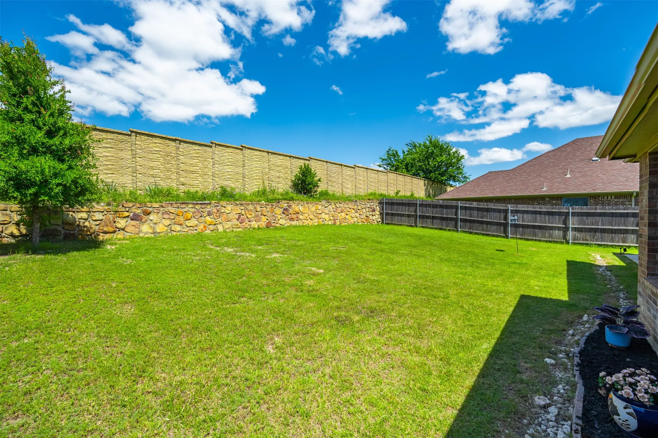Single Family Residence For Sale in Parker County , 504 Sagebrush Court, Aledo, Texas 76008, 4 Bedroom, 2 Bathroom, 2 Garage spaces, 2,158 Sqft, built in 2016, mls#21292870, Real Estate Agent in Aledo, Homes For Sale in Parker county, Homes For Sale in Aledo, Realtor in Aledo Texas, Real Estate Brokerage Independent Realty Texas, Luminita Cordes Realtor