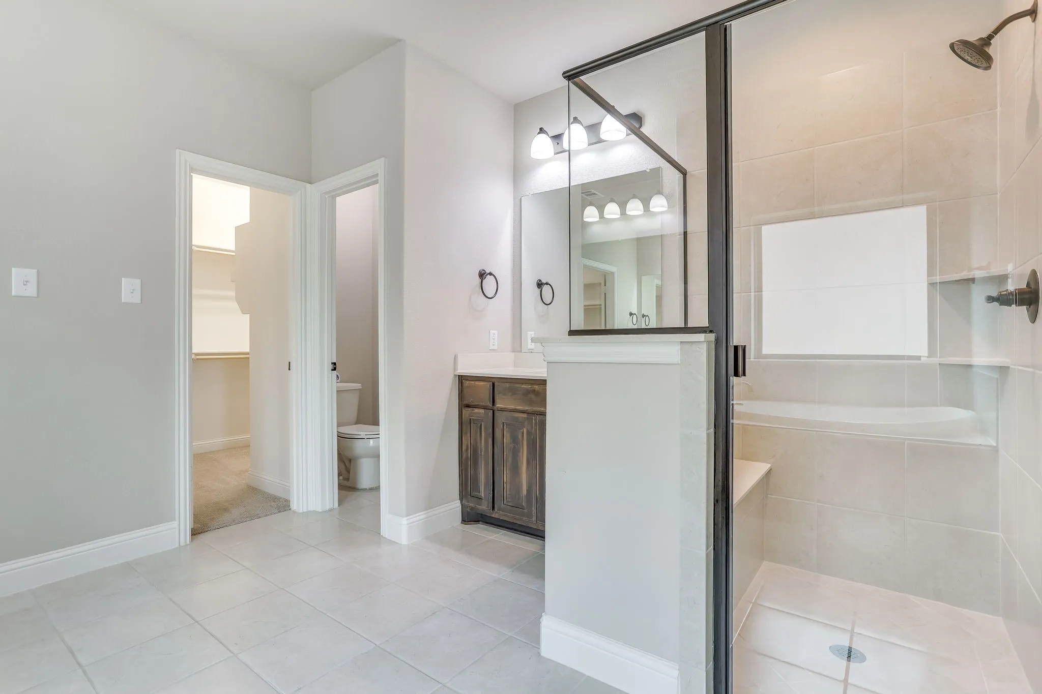 Single Family Residence For Sale in Johnson County , 131 Hawks Ridge Trail, Burleson, Texas 76028, 4 Bedroom, 2 Bathroom, 2 Garage spaces, 2,347 Sqft, built in 2020, mls#21295966, Real Estate Agent in Burleson, Homes For Sale in Johnson county, Homes For Sale in Burleson, Realtor in Burleson Texas, Real Estate Brokerage Independent Realty Texas, Luminita Cordes Realtor
