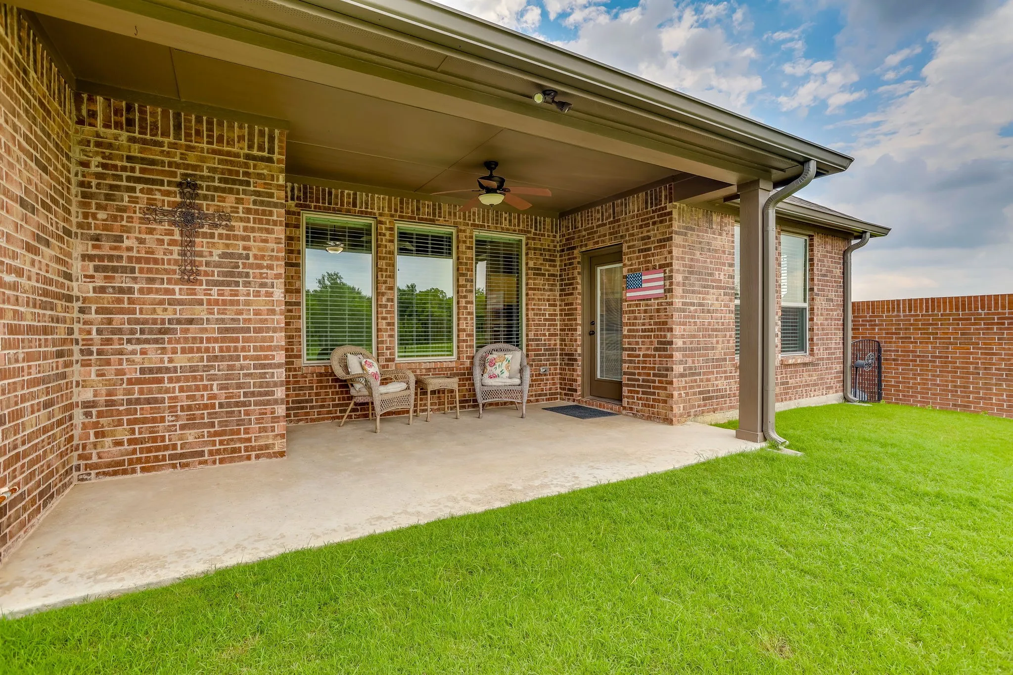 Single Family Residence For Sale in Johnson County , 131 Hawks Ridge Trail, Burleson, Texas 76028, 4 Bedroom, 2 Bathroom, 2 Garage spaces, 2,347 Sqft, built in 2020, mls#21295966, Real Estate Agent in Burleson, Homes For Sale in Johnson county, Homes For Sale in Burleson, Realtor in Burleson Texas, Real Estate Brokerage Independent Realty Texas, Luminita Cordes Realtor