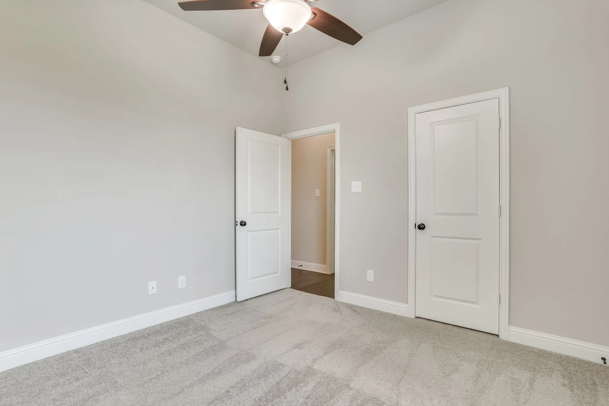 Single Family Residence For Sale in Johnson County , 131 Hawks Ridge Trail, Burleson, Texas 76028, 4 Bedroom, 2 Bathroom, 2 Garage spaces, 2,347 Sqft, built in 2020, mls#21295966, Real Estate Agent in Burleson, Homes For Sale in Johnson county, Homes For Sale in Burleson, Realtor in Burleson Texas, Real Estate Brokerage Independent Realty Texas, Luminita Cordes Realtor