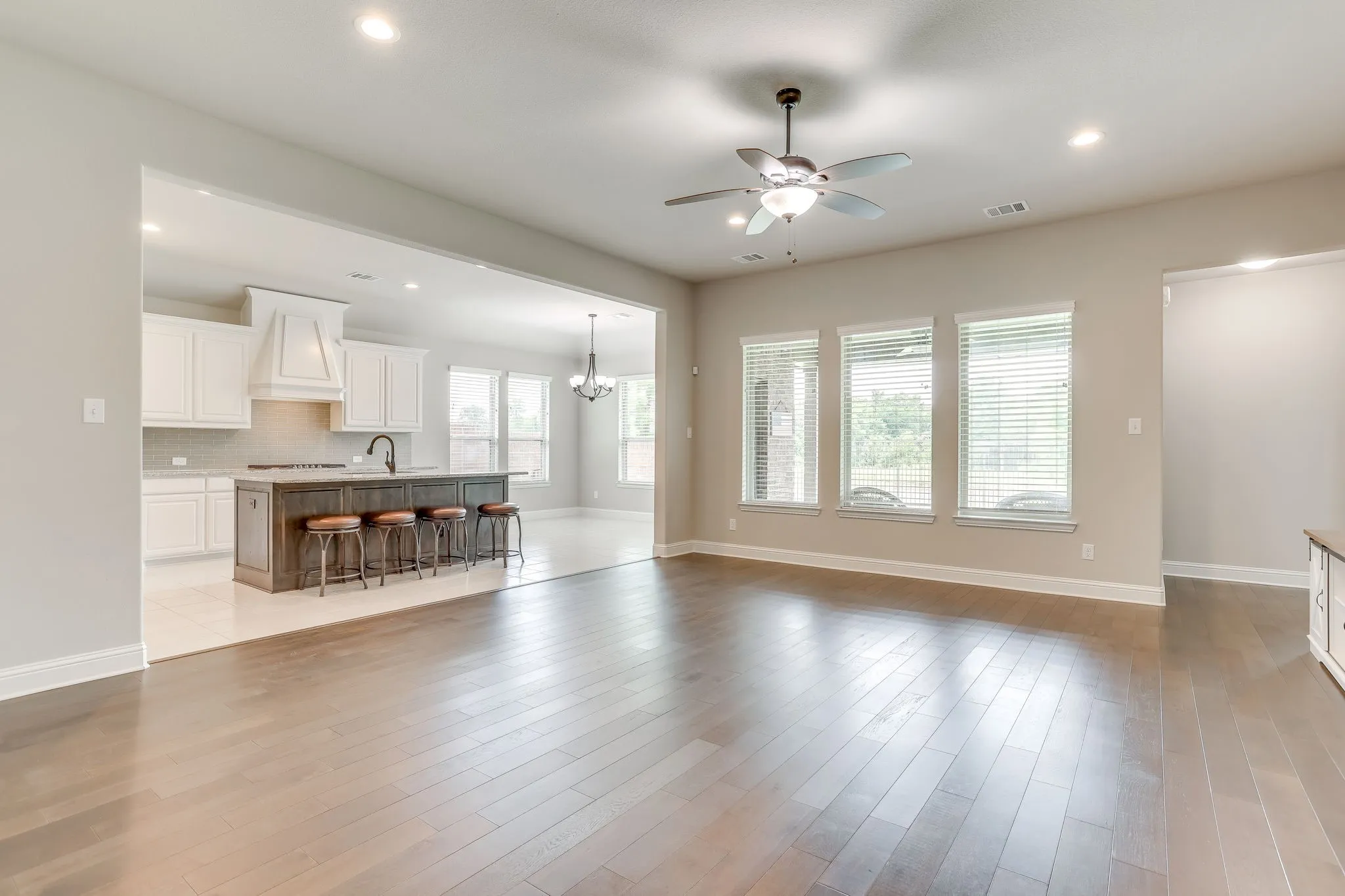 Single Family Residence For Sale in Johnson County , 131 Hawks Ridge Trail, Burleson, Texas 76028, 4 Bedroom, 2 Bathroom, 2 Garage spaces, 2,347 Sqft, built in 2020, mls#21295966, Real Estate Agent in Burleson, Homes For Sale in Johnson county, Homes For Sale in Burleson, Realtor in Burleson Texas, Real Estate Brokerage Independent Realty Texas, Luminita Cordes Realtor