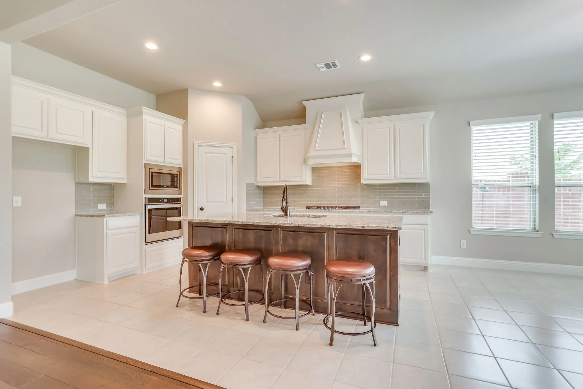 Single Family Residence For Sale in Johnson County , 131 Hawks Ridge Trail, Burleson, Texas 76028, 4 Bedroom, 2 Bathroom, 2 Garage spaces, 2,347 Sqft, built in 2020, mls#21295966, Real Estate Agent in Burleson, Homes For Sale in Johnson county, Homes For Sale in Burleson, Realtor in Burleson Texas, Real Estate Brokerage Independent Realty Texas, Luminita Cordes Realtor