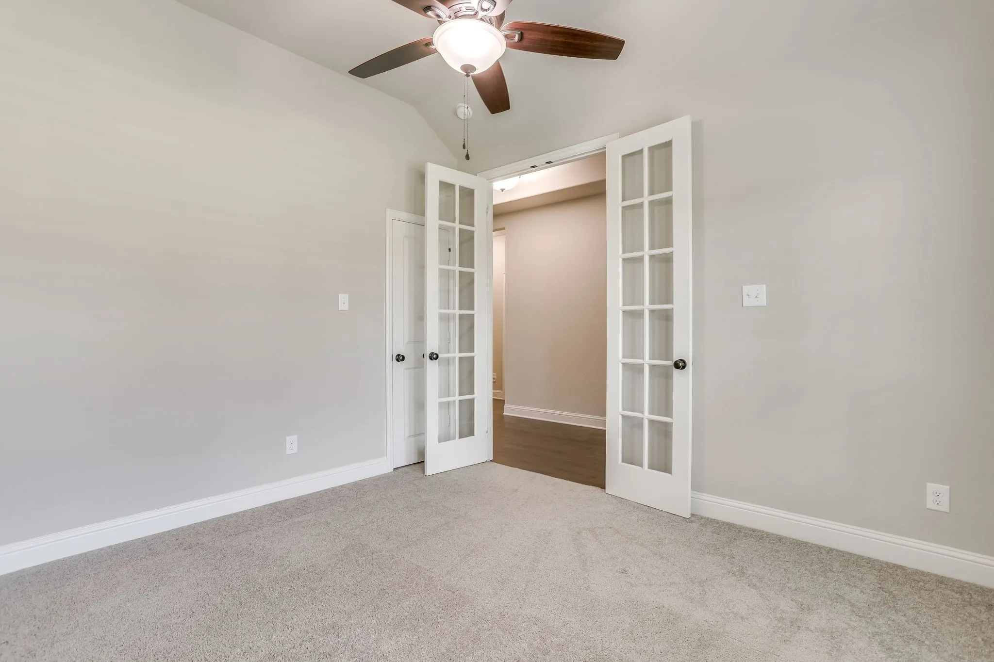 Single Family Residence For Sale in Johnson County , 131 Hawks Ridge Trail, Burleson, Texas 76028, 4 Bedroom, 2 Bathroom, 2 Garage spaces, 2,347 Sqft, built in 2020, mls#21295966, Real Estate Agent in Burleson, Homes For Sale in Johnson county, Homes For Sale in Burleson, Realtor in Burleson Texas, Real Estate Brokerage Independent Realty Texas, Luminita Cordes Realtor