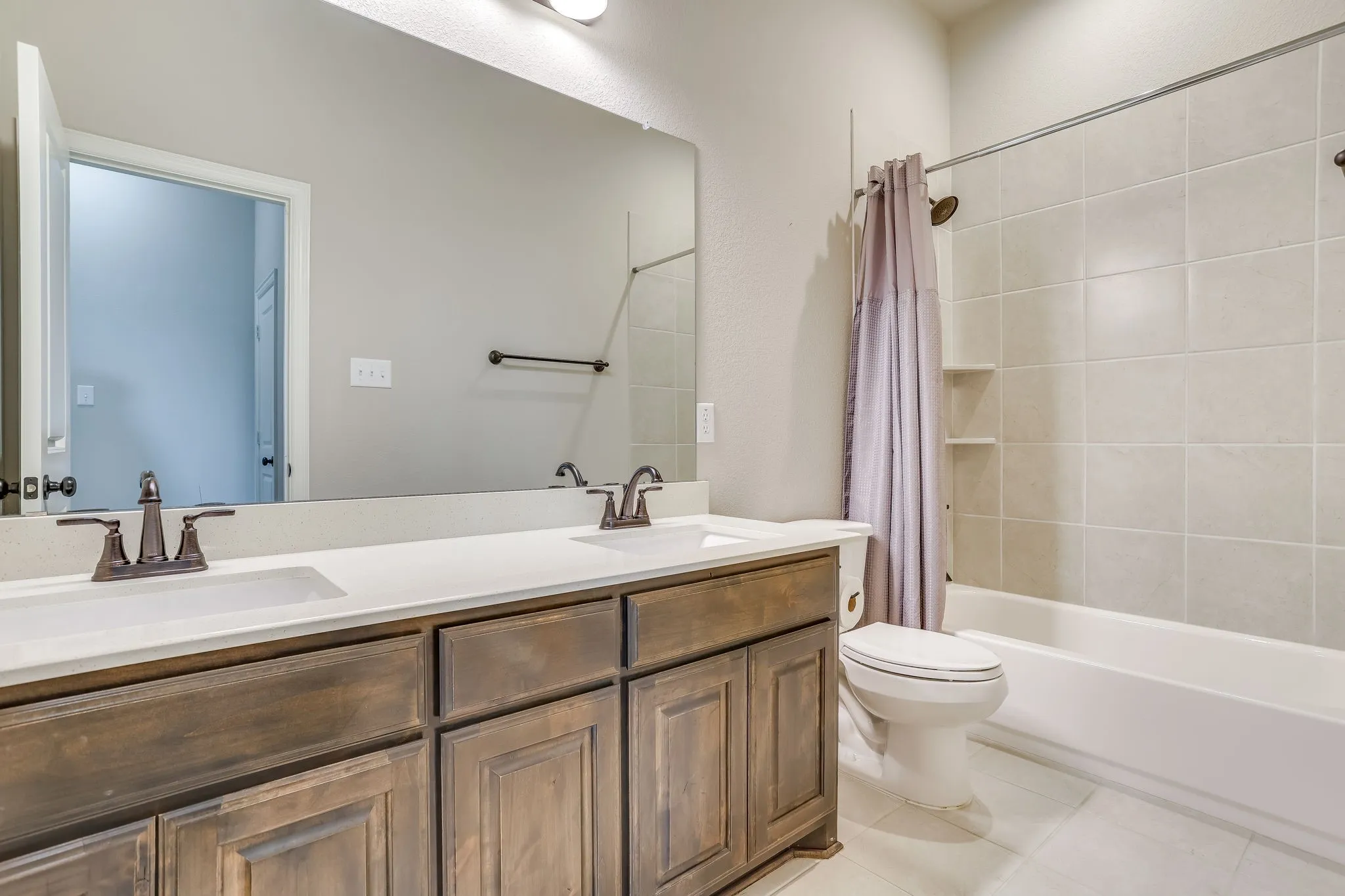 Single Family Residence For Sale in Johnson County , 131 Hawks Ridge Trail, Burleson, Texas 76028, 4 Bedroom, 2 Bathroom, 2 Garage spaces, 2,347 Sqft, built in 2020, mls#21295966, Real Estate Agent in Burleson, Homes For Sale in Johnson county, Homes For Sale in Burleson, Realtor in Burleson Texas, Real Estate Brokerage Independent Realty Texas, Luminita Cordes Realtor