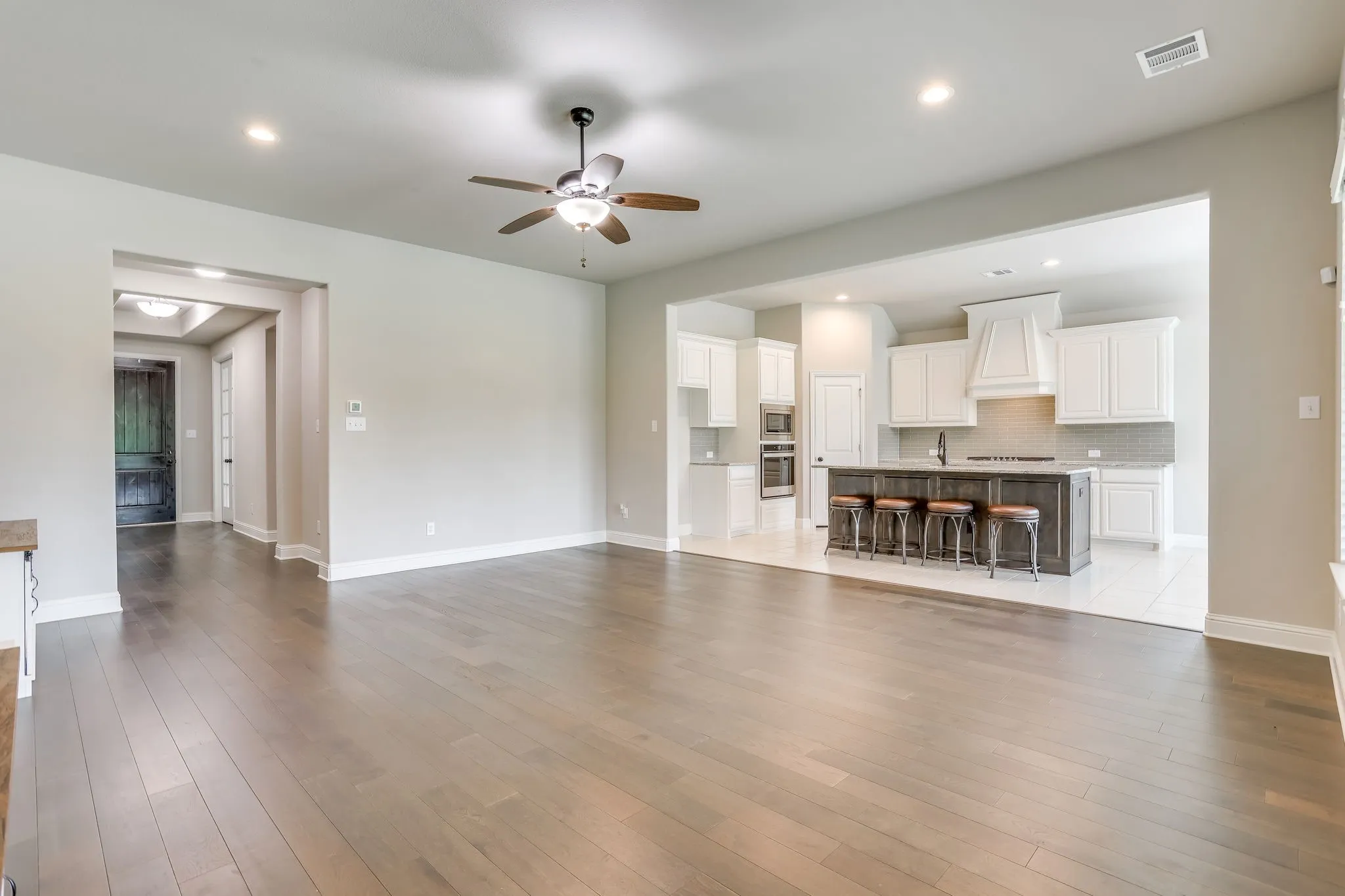 Single Family Residence For Sale in Johnson County , 131 Hawks Ridge Trail, Burleson, Texas 76028, 4 Bedroom, 2 Bathroom, 2 Garage spaces, 2,347 Sqft, built in 2020, mls#21295966, Real Estate Agent in Burleson, Homes For Sale in Johnson county, Homes For Sale in Burleson, Realtor in Burleson Texas, Real Estate Brokerage Independent Realty Texas, Luminita Cordes Realtor